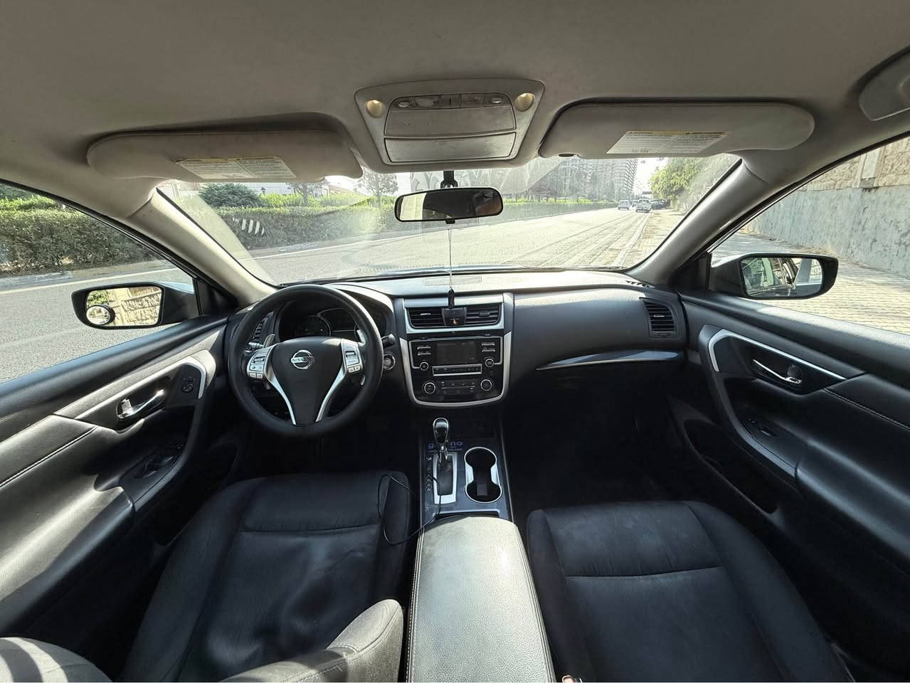 Nissan Altima 2018 SR
سەیارەکە ٢ پارچەی هەیە بێ ئەیرباگ مەکینەی بە شەرت ١٦٠ هزار کیلومەتر چووە رەنگی رەش تەرزەی هەیە زور نایابە سەیارەکە سەنەوی بەسەر چووە نزیکەی ١٨-١٩ وەرەقە خرامەی لە سەرە پاشی معاملەی دەگێریوە داوای ١١٠ لێ دەکەم معاملەکی برایانەی تێدایە ئەگەر موشتەری پەیوەندی بکەن بەو ژمارەیە ئەگەر موشتەری.
*********** أربيل, العراق
