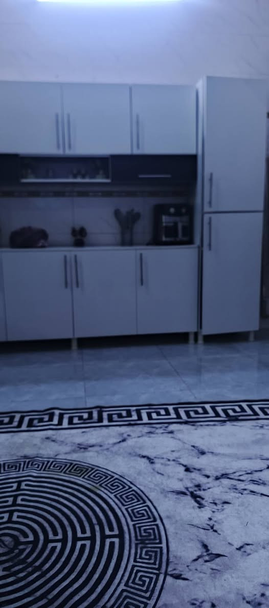 كاونتر MDF خشب مترين ونص ارضي وملحق مع سنك متر و20 مرمر وملحق متر و 20الرقم ***********
