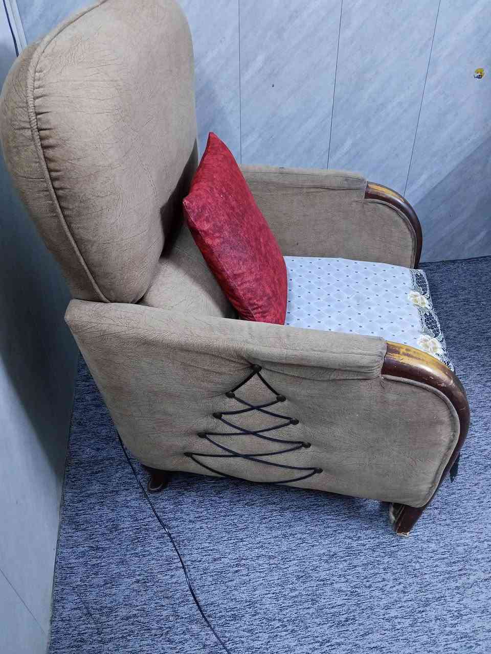 السلام عليكم نص تخم خمس مقاعد مابيه ضرر بس يرادله شويه تنضيف بكاني الشعب شارع المدارس سعره 75


**إذا كنت صاحب هذا الإعلان وتريد حذفه لأي سبب، رجاءا أرسل رسالة إلى الدعم الفني**