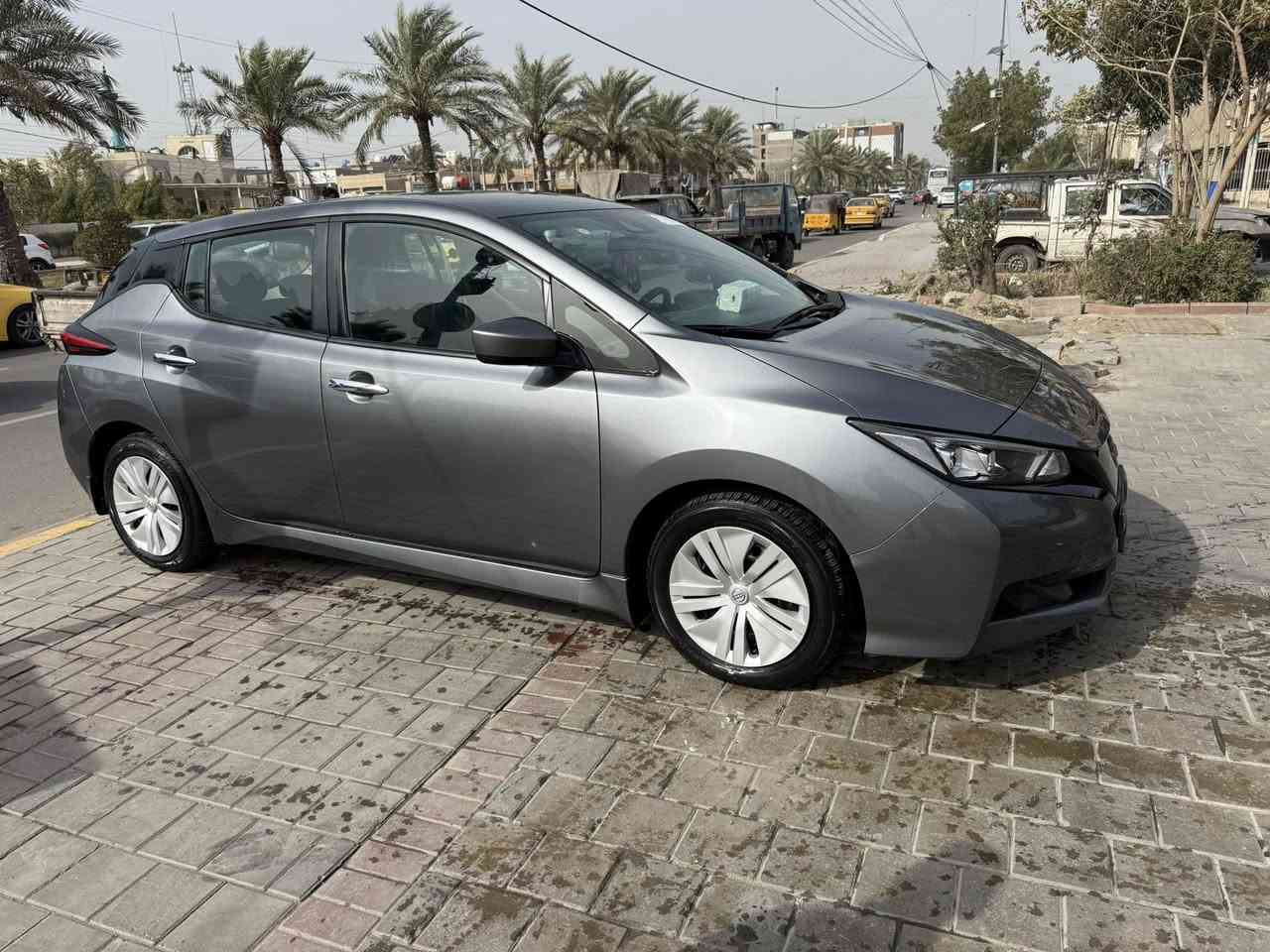 نيسان ليف موديل 2023 كهرباء ب الكامل تشبه التسلا يعني بدون مكينه بس كهرباء فول مواصفات عدة الفتحه 
رادارات جانبيه
رادار امامي
رادار خلفي
كامرة دوارة
حساسات 
كير ماوس
وبعد بيها مواصفات
السيارة وارد امريكي كلين تايتل بدون ايرباك
حادثها بس الدعاميه مفتوحه والايتات
ايرباكات سليمه ماشيه 44 الف كيلو 
صور الحادث ب المنشور 
رقم بغداد مميز ب اسمي تحويل ثاني يوم موديل 23
السعر 127وبيها مجال بيع او مراوس
الاستفسار ***********
