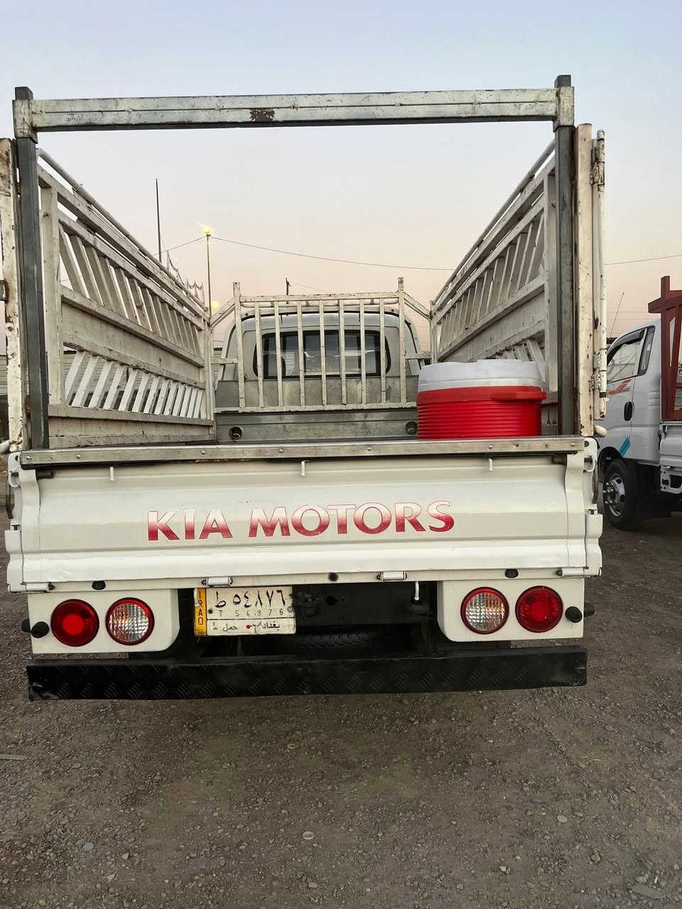 سلام عليكم
كيا فحل 2016 رقم بغداد محرك 4000 مفتوح 
مكفول كفاله عامه ماعده التبريد ما يشتغل 
(السعر 133)الرقم *********** العنوان بغداد
