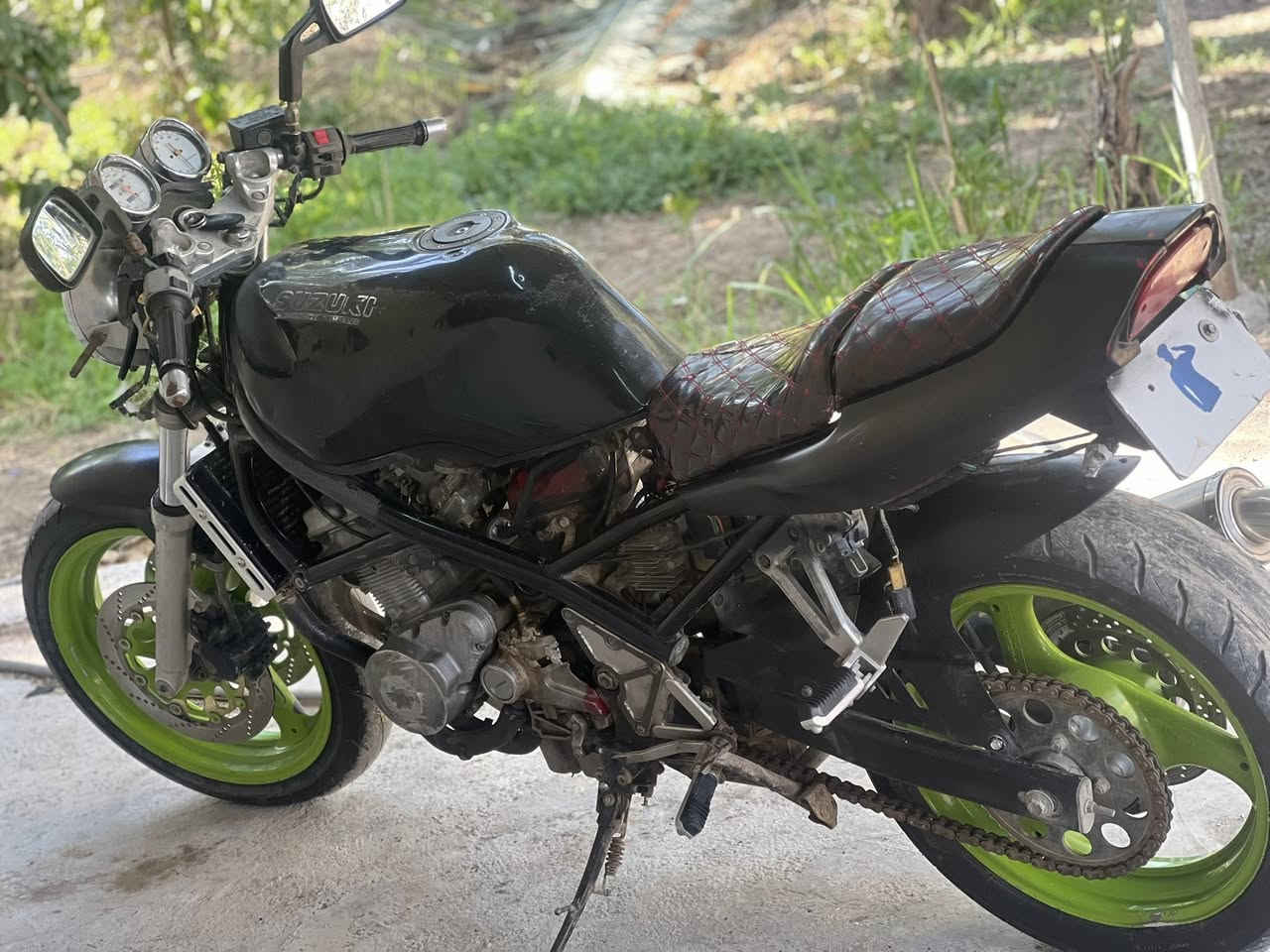 دراجة بانده 250 محرك وكير كفاله يرادله ترتيب بسيط 
السعر 975 بيه مجال حك الجيه 

***********
