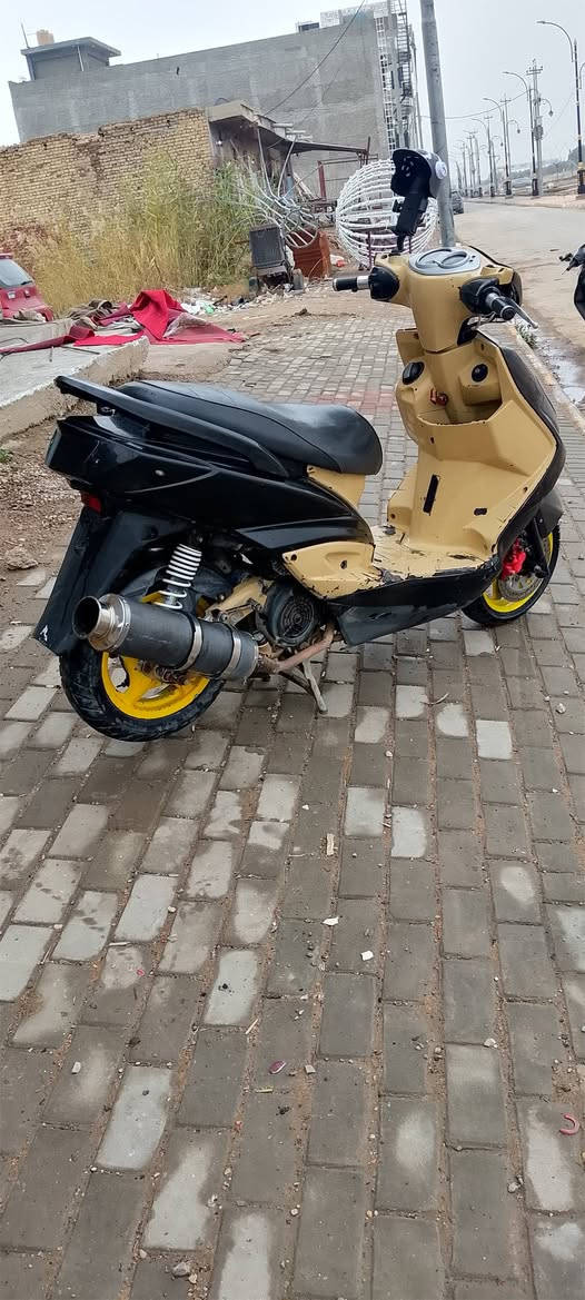 سلام عليكم 
سكنس ياباني قبق نفخ نوزول خطين 

دراجه عليه تزويد خفيف بوشه 58اونص شلعه أو معدل اتخبل معدل 135

لا تنقيص ولا تبخير عوزها ترتيب كهربائيات قليل 
مكان كوت للاستفسار الاتصال ***********
