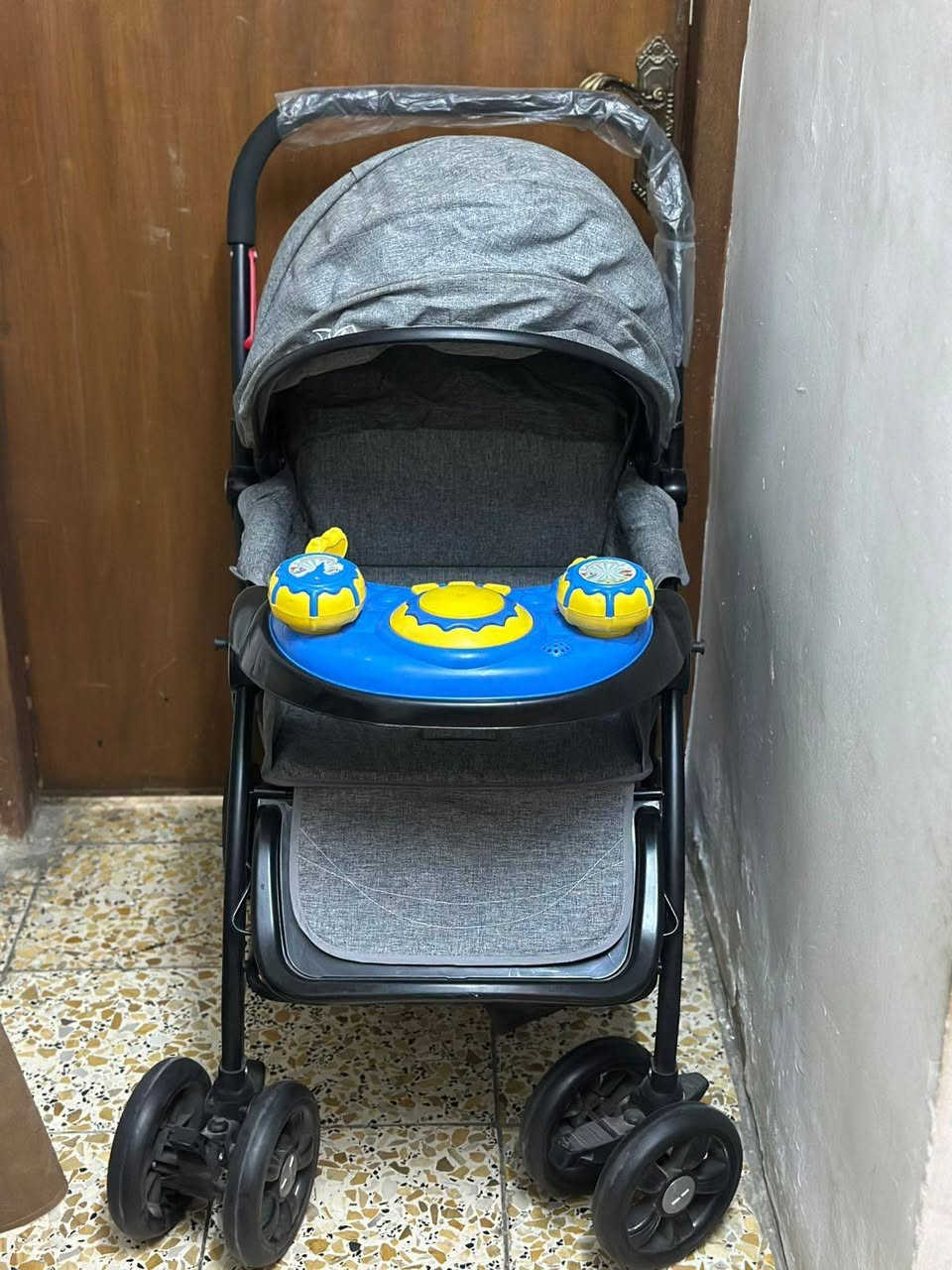 عرباين اطفال عدد٢ جبيرة وصغيرة الجبيرة جديدة لك مامستعملة والصغيرة كلش نضيفة والسعر الجديدة ب٤٠ والمستعملة الصغيرة ب٢٥ ومكاني شارع فلسطين وللستفسار موجود وتساب ***********
