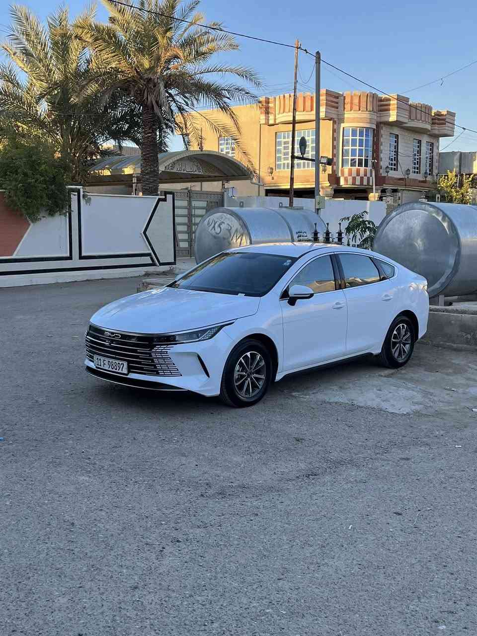 السلام عليكم بي واي دي دسترويال موديل 25 سياره نضيفه وجديدة وع حسب الاصول السياره استخدام بيت السياره ماماشيه هوايه بعدها ع وضعية الشركة والتحويل ثاني يوم
 ‭0783 193 3158‬
