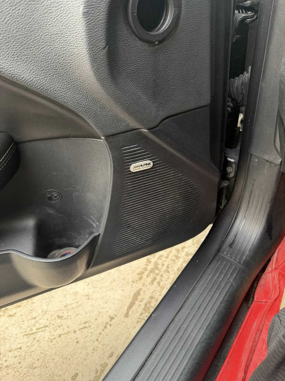 السلام عليكم
جالنجر 2018

92mi

رقم بغداد

كشنات جلد مقاعد تدفئه تبريد 

ستيرن هيترات 

مري هيترات 

سماعات الباين شاشه كبيره

5 ويل نجمه حتى السبير

تشغيل عن بعد تبريد قطعتين حساسات وهاي المواصفات المعروفه

صبغ جاملغين وشويه من الباب مال سايق

بنيد محدث والبنيد الأصلي موجود

يعني قطعتين وربع صبغ والبنيد الأصلي مابي صبغ

السعر ١٥٠ وبيه مجال 

تعال كلب السياره وتشلع عيني وميكون خاطرك إلا طيب

*********** واتساب فقط

*********** اتصال

مراوس فقط موستنك من2020 وفوك أو رام
