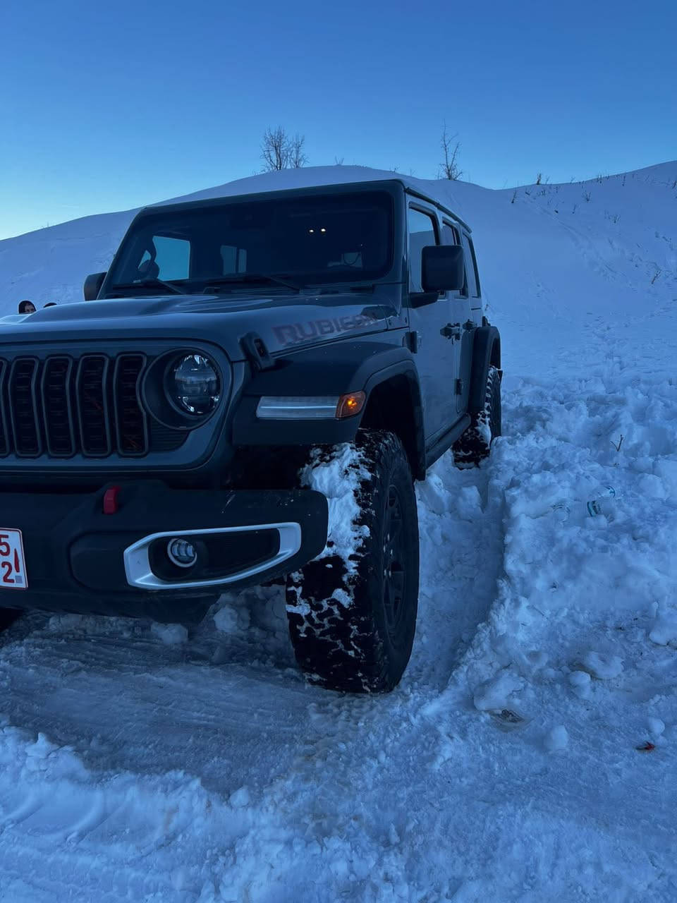 للبيع
🚙 جيب جراند شيروكي 2024
محرك 6 سلندر 3.6L Pentastar
دفع رباعي AWD
ناقل حركة أوتوماتيك
بنزين
وارد أمريكا

المواصفات:
 • نظام ABS
 • نظام الثبات الإلكتروني
 • كاميرا خلفية
 • شاشة وسطية
 • تشغيل بصمة / زر
 • تحكم بالمقود
 • مكيف أوتوماتيك
 • أنظمة أمان

الملاحظات:
 • بها ربح قطعة باب جهة يمين
 • الجاملخ الخلفي جهة السايق صبغ

رقم الشاصي: 1C4PJXFG0RW268890
السيارة نظيفة

📞 للمزيد من المعلومات الاتصال على:
***********
