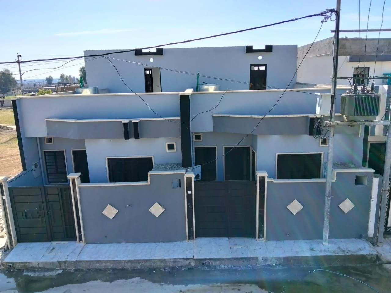 السلام عليكم بيت للبيع غرفة نوم وستقبال بياء حديث حي ملاين الثانيه تقطيع ابو فهد مساحة 100متر سعر 55وبي مجال هذا  رقم هاتف او وتساب بي ***********
