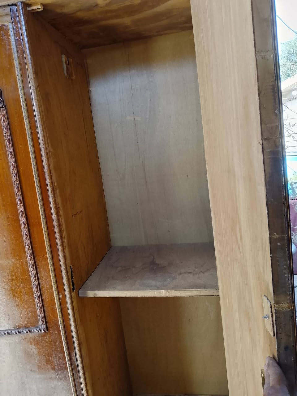 كنتور ٣ ابواب نضيف ١٤٠ الف موجود توصيل داخل بغداد مكان شعله جكوك موجود توصيل داخل  ***********
