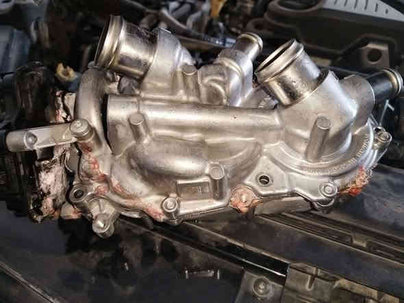 مركز صيانة السيارات الالمانية- VW service 🇩🇪
سلام عليكم 

زبائننا الكرام 

🌹

السيارة الاولى 🚘: 

اشتكى الزبون من وجود نقص لماء الراديتر ، تم فحص المحرك وتبين ان المشكلة في الواتر بامب ، تم تبديل واتر بامب الماني مع G12 evo مع ضمان ٦ اشهر ، علما بأن السيارة هي فولكس واگن جيتا موديل ٢٠٢٣ محرك 1.5 تيربو . 

🌹

‏‎السيارة الثانية 🚖: 

اشتكى الزبون من وجود صوت في الصدر الامامي ( تركعة ) تم فحص السيارة وتبديل ( بوش فافون  كبيرة - ربل اسود صغير  - بوش فرممة - شمعات -لاستيك رباط ) علما بأن هناك جميع المواد المانيا مع ضمان ٦ اشهر ، علما بأن السيارة هي جيتا موديل ٢٠١٩ محرك 1.4  .

🌹
🌹

‏‎زبائننا الكرام 

‏‎عروض وكالتنا 

‏‎١- تبديل هيدروليك كير بدون اجور عمل 🚘

‏‎٢- فحص كومبيوتر مجانا في وقت تحتاجه سيارتك الى فحص في حالة تبديلك لدهن المحرك في وكالتنا . 

‏‎٣- فحص للصدر الامامي مجانا في وقت تحتاجه سيارتك الى فحص في حالة تبديلك للدهن المحرك في وكالتنا . 

‏‎كذلك سوف تدخل تلقائيًا في السحبة الشهرية للفلاتر المجانية والسحبة الدهن المجاني كل ثلاثة اشهر. 

‏‎٤-زبائننا الكرام 

‏‎العرض الجديد من وكالتنا 

‏‎في حالة زيارتك لورشتنا سوف تدخل تلقائيا بالقرعة الشهرية الجديدة . 

‏‎وسوف تحصل بها على اجور عمل مجانية لاي صيانة تقوم بها في المستقبل حتى وان كان تعمير محرك 

‏‎🏆  العرض الجديد : 

‏‎٥-تبديل هيدروليك كير مجاني ( قرعة كل ثلاثة اشهر )

🌹
🌹

موقع شركتنا الجديد

‏https://maps.google.com/?q=36.168079,44.011108

‏‎‏‎شركة شيرين ( وكالة فولكس واگن &  سكودا) 

‏‎اربيل - شارع ملعب فرنسو حريري اذا من جهة شارع  60  - قرب نقليات بغداد ( كراج بغداد) - بالقرب من مرطبات 9* 9 

***********-***********

‏‎الوكالة الالمانية الوحيدة في العراق 🇩🇪
