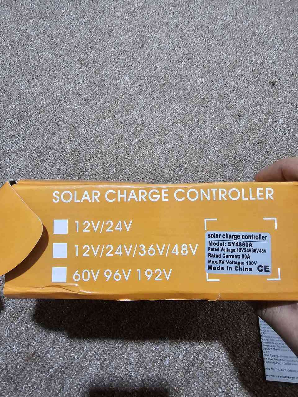 منظّم شحن للطاقة الشمسية – Solar Charge Controller 100A
حل مثالي لتنظيم شحن البطاريات في أنظمة الطاقة الشمسية المنزلية.
🔋 المواصفات:
يدعم أنظمة: 12V / 24V / 36V / 48V (تلقائي)
قدرة تحمّل تصل إلى 100 أمبير
شاشة LCD لعرض حالة الشحن والبطارية
تحكم سهل عبر أزرار أمامية
مناسب لأنظمة الطاقة الشمسية المنزلية
🛡 مزايا الحماية:
حماية من الشحن الزائد
حماية من التفريغ الزائد
حماية من قصر الدائرة
إدارة ذكية لشحن البطارية
☀️ طريقة العمل: الألواح الشمسية → منظم الشحن → البطارية → الإنفرتر → تشغيل الأجهزة المنزلية
🏠 الاستخدامات:
أنظمة الطاقة الشمسية المنزلية
إنارة الحدائق والمزارع
تشغيل الأجهزة الصغيرة عبر الطاقة الشمسية
السعر 45 الف. متوفر توصيل لكافة المحافظات 
📦 الحالة: جديد


**إذا كنت صاحب هذا الإعلان وتريد حذفه لأي سبب، رجاءا أرسل رسالة إلى الدعم الفني**