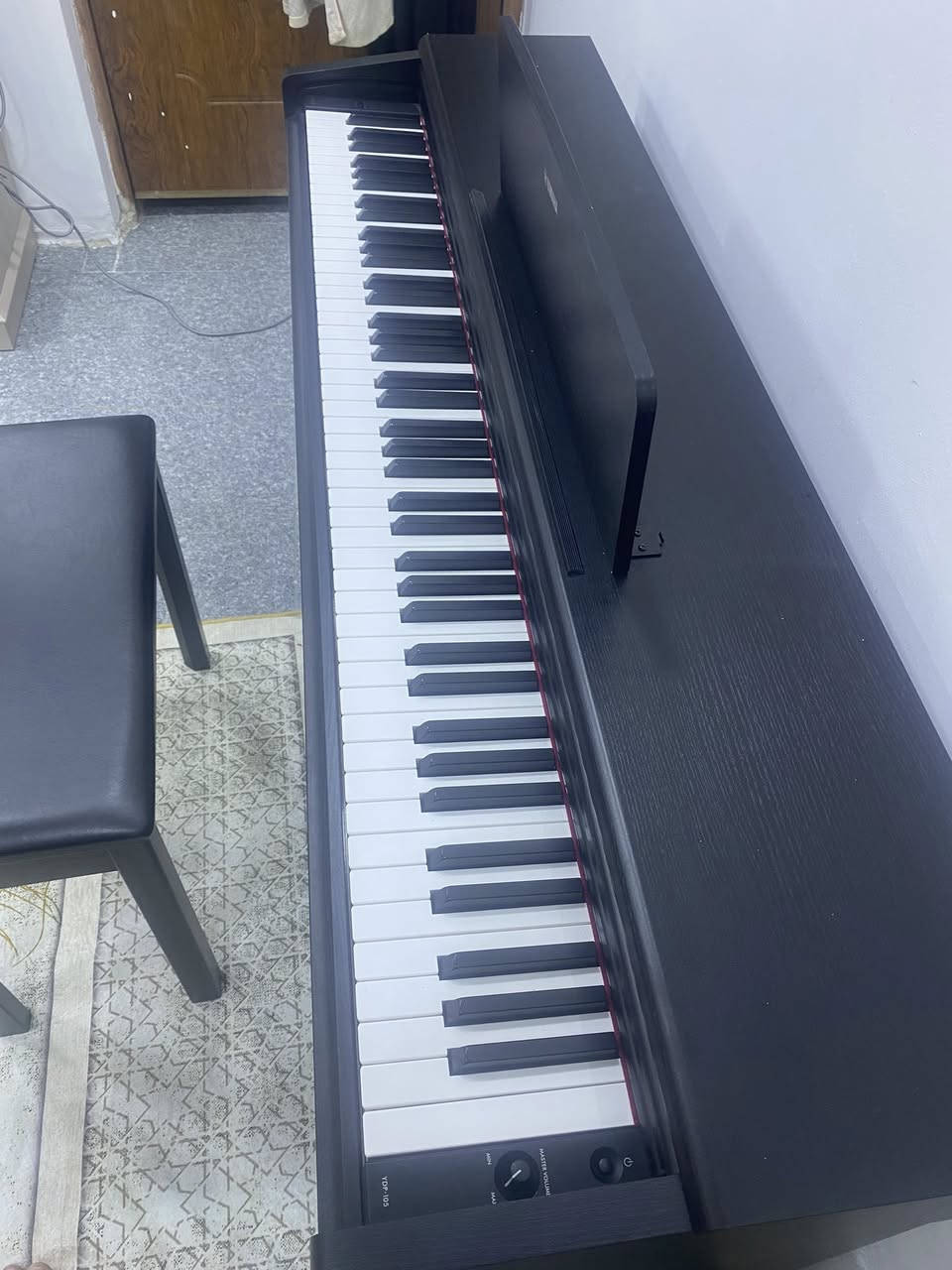 السلام عليكم بيانو اللبيع YDp 105 السعر مليون ***********

