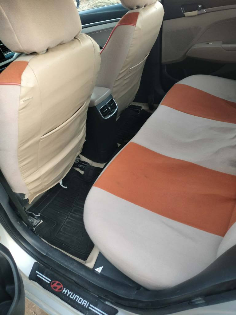 النتره موديل 17 خليجي مكفوله من الصبغ والتبديل محرك 1600 رقم ذي قار بأسمي سنويه 29.سسياره جديده بيها جراد بالقماره مكان سوق شيوخ 118 للاتصال *********** سوق الشيوخ, ذي قار
