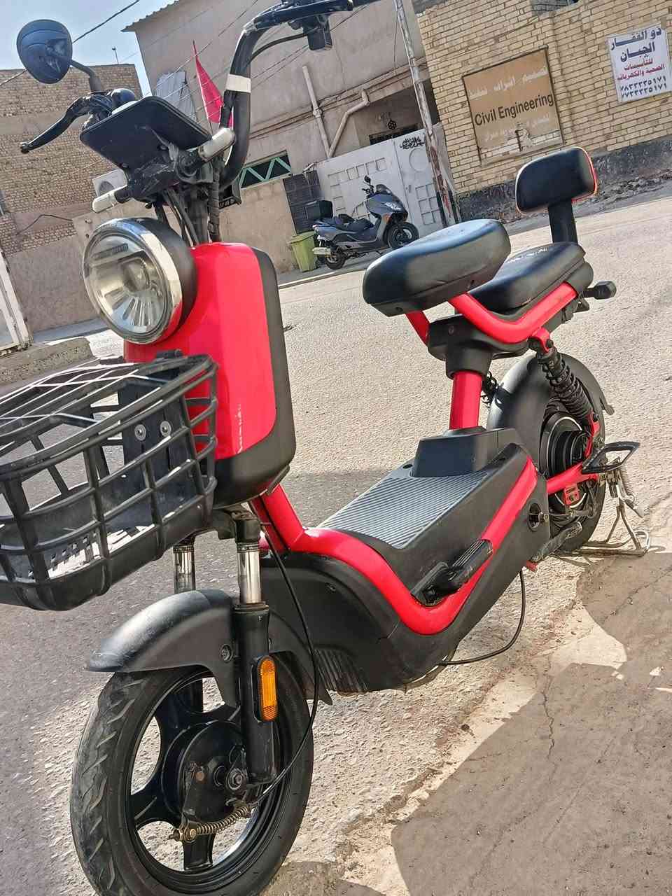 دراجه شحن بريمر ريان حجم 14
4 بطاريات جدد بل جيس 
دراجه اخت جديده نضيفه حيل 
تايرات بوضع الوكاله مختمات 
دراجه كله مختمه 
مرايه + سله  بريكات جدد 
كهربائيات كله شغاله نقص مابيهن 
ملف 500w سريعه كلش 
والصور تشهد 

دراجه جديده لحد يكسر بسعره سعر 280 وبيه مجال 
رقمي *********** 
متواجد ماسنجر
