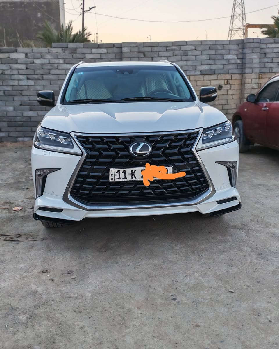 لكزز 2017 بريم LX_570
مكفوله كفاله عامه من صبغ  والحادث وعلسونار 
محرك كير  شرط مامفتوح سياره حيل نضيفه كلشي على البلاد  ماشيه(145) الف كيلو قابل للزيادة   
السعر٦و١٠ أوراق $ وبيها مجال بسيط 
فول مواصفات .ومعروفه مواصفات الكزس
***********
