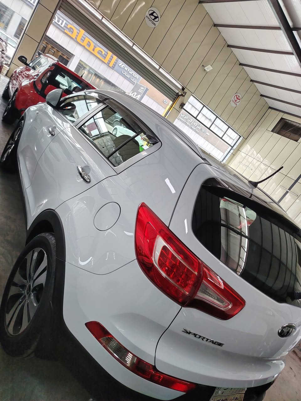 السلام عليكم سبورتج ٢٠١٤ خليجي
كفاله عامه لا صبغ ولا بارد ولا تبديل
ماشيه ١١٠  سياره جديده وجاهزه
محرك ٢٠٠٠ دوش بلادي
بانوراما
كشنات جلد
حساس خلفي
شاشه
كامره خلفيه
رقم بغداد
للتصال***********
