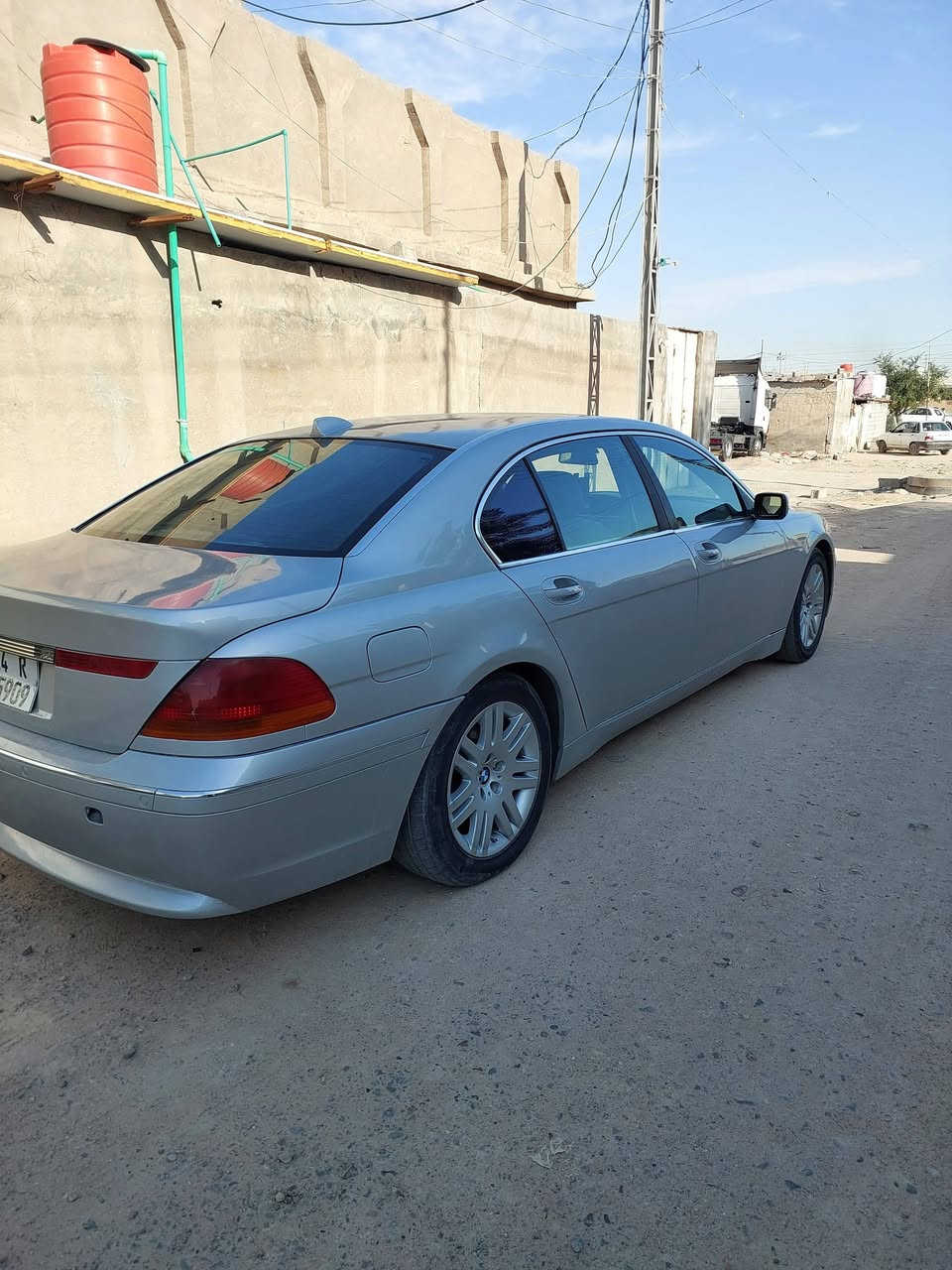 سلام عليكم بي ام 2003 باخره 730 6 لسندر N52 مسكر دبل فانوس محرك فقط لاستيك ولف يعني تنقص سيارة يحتاجله صبق عام  باقي سيارة جاهزه بسمي تحويل ثاني يوم سعر 85 
او مراوس مكاني البصرة زبير بدوم مراوس رقم لهاتف ***********
