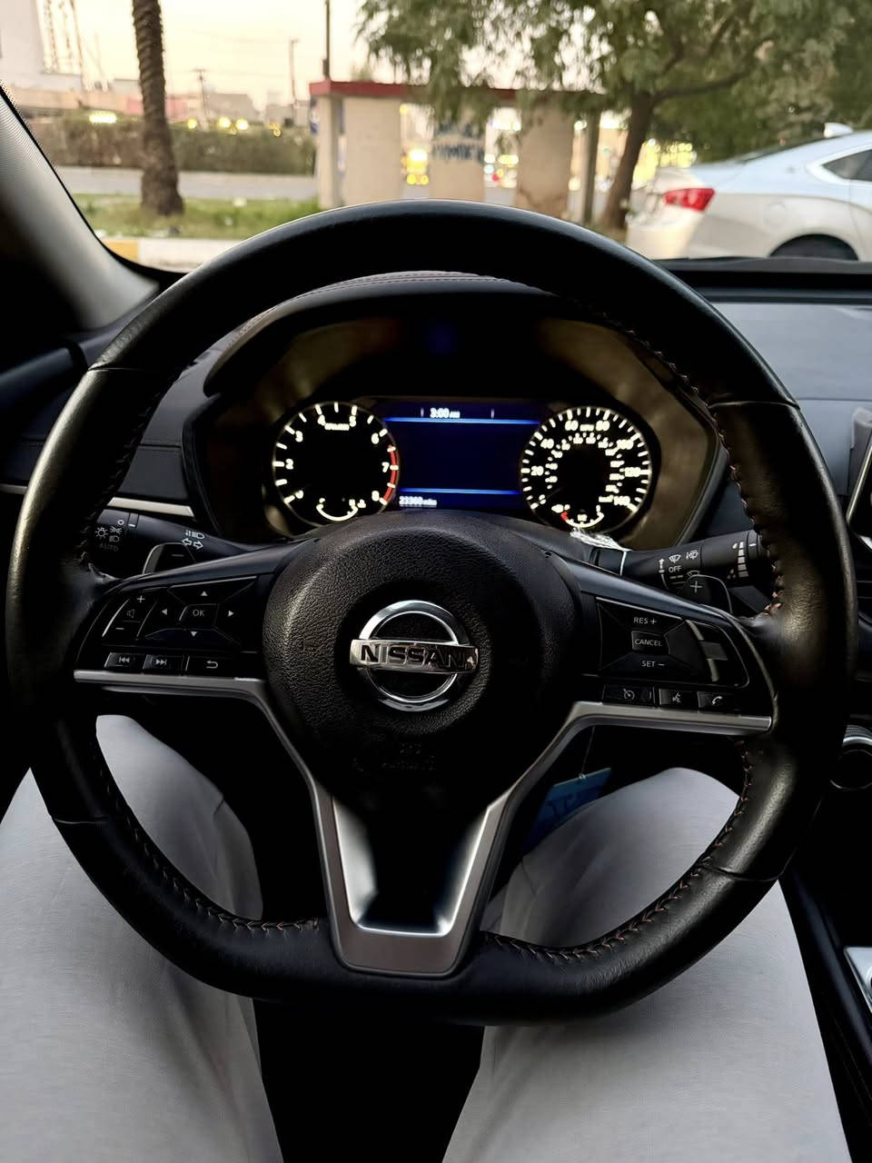 السلام عليكم
التيما موديل 2022 
لون ازرق غير محدد
مواصفات SR المعروفة 
ستيران حرف D 
كشنات جلد مع خيط برتقالي للابوباب والدشبول 
بصمة 
تشغيل عن بعد 
لايت زنون 
تبريد تحكم منفصل 
وباقي المواصفات المعروفة لSR 
ماشيه 23 الف ميل حقيقي 
سيارة جاهزة مابيها نقص 
حادثها جاملغ وبنيد
بيها طخه خفيفة كلش بالشاصي الايسر مصلحة وراجعة شركة 
الايرباك طاك دشبول ودركة 
مكانها بغداد حي الخضراء 
السعر 155 وبي مجال كلش بسيط 
*********** بي واتساب 
***********
