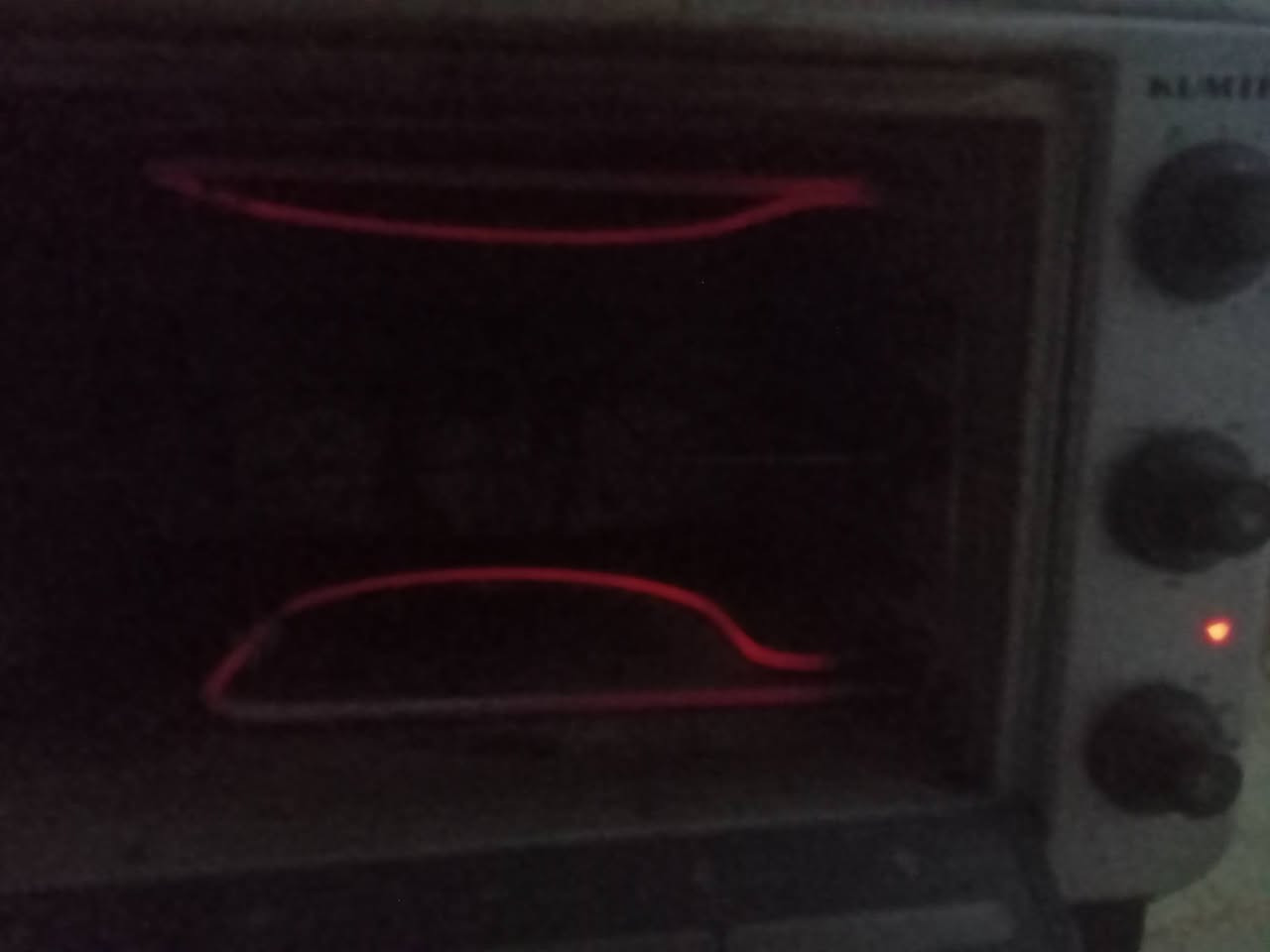 اوفن مستخدم وشغال حجم الوسط السعر ٤٠ وبي مجال
التواصل عالرقم ***********
