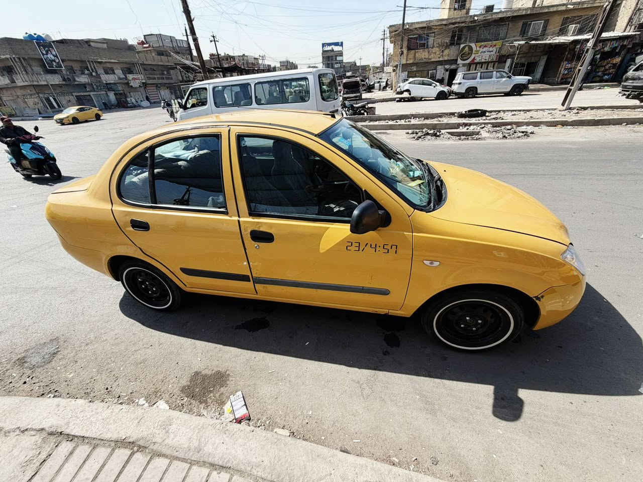 السلام عليكم 
طيبه 2015 سياره خير من الله 
كير جديد
مكينه جديده
تبريد ثلج 
حماوه ربع
تخم تاير جديد /شاشه
نوزلات بلكات باتري كلهن جدد
السياره بأسمي  تحويل ثاني يوم 
بيهه فقط صبغ بنيد (هوه ربعه بس توحيد لون صار كله)
وبيهه اشياء بصيطه 
38 وبيهه مجال بصيط
مكاني بغداد/ مدينه الصدر 
***********
