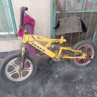 عدنة هذا البايسكل للبيع  نوع BMXرايدة 50الف  المكان الزعفرانية 0770981...