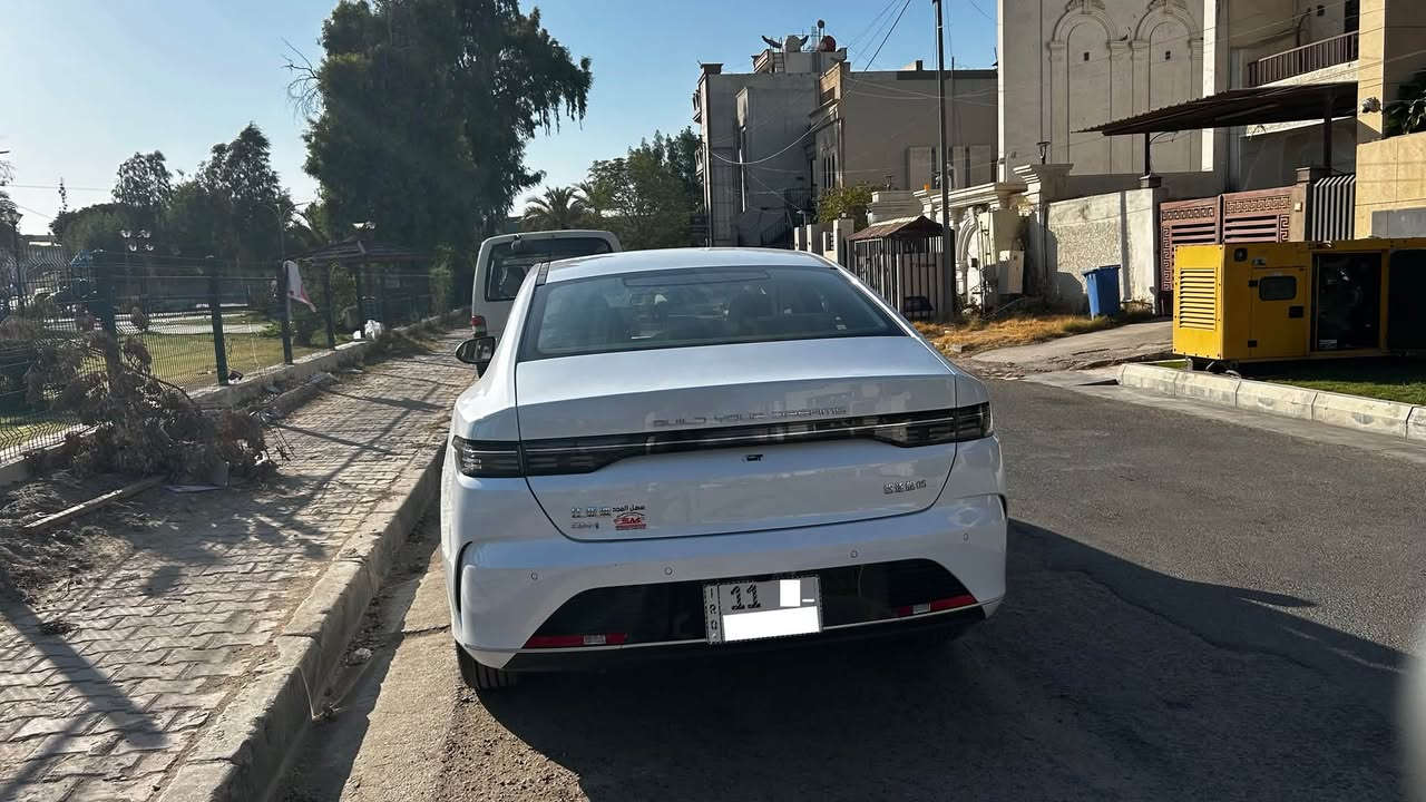 للبيع
BYD دستروير 2025 
مكفولة عام ✅
ماشيه 10,000 km
رقم بغداد باسمي
بعدها بوضع الشركه ✔️
كل غراضها كامله مع الشاحنه و الكارت💳
مقاعد جلد لون ابيض
شاشه قلاب 
شاشه كبيره 
بصمه 
اوتو هول 
كير ماوس 
مثبت سرعه 
لايتات زننون
حساسات خلفيه
كامره خلفيه 
والكثير من المواصفات....
سيارة لوك
مكاني بغداد
السعر والتفاصيل
على  الخاص
او على *********** واتس آب 
*********** 
اتصل وتدلل🤍

