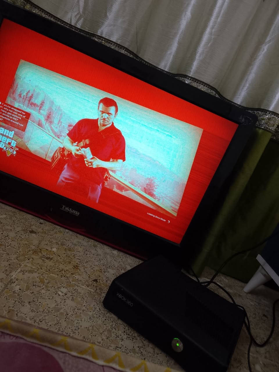 بـلي اكس بوكس 360 نضيف ما داخل مع يدتين وهاردات 2 500 لعبة بيه تصليح ب 130 وبي مجال قليل المكان بغداد الكرخ ***********
