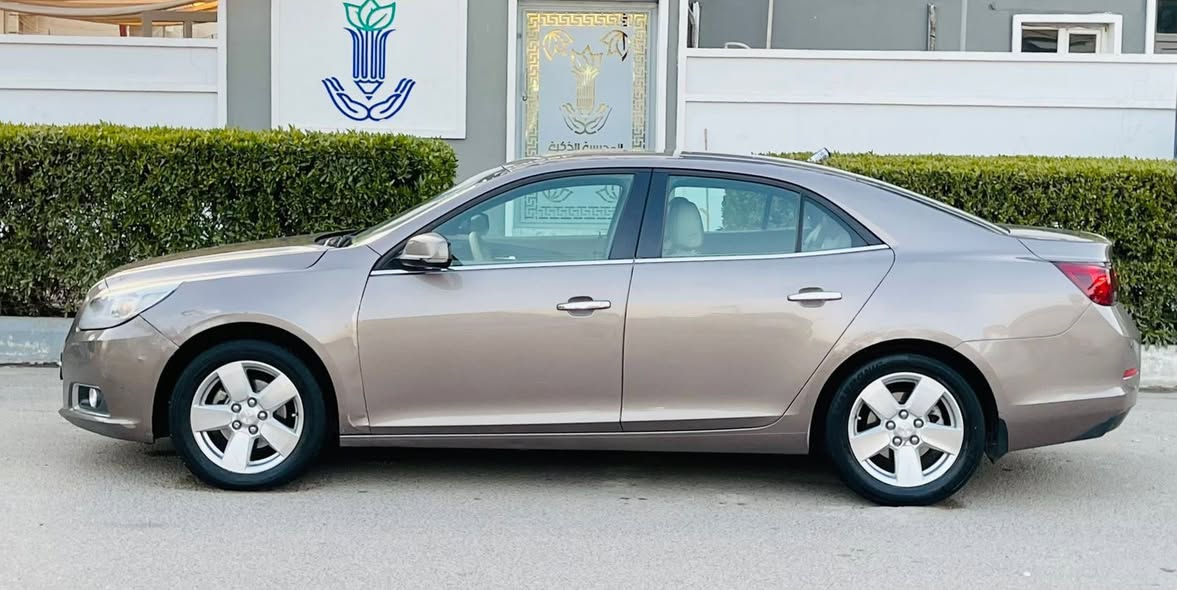 السلام عليكم
ماليبو 2015 خليجي 
محرك 2400 المرغوب گير محرك بشرط لا صرف لا بخار 
1- كشنات جلد  
2- تبريد قطعتين 
3- هند بريك بصمة  + اشاير بلمري 
4- حساس خلفي + نضام ABS + ليد بدشبول بلادي 
بيها بنيد  صبغ شرط بدون دواخل 💯  
رقم سليمانية  رقم سنويه جديد هزة جديدة بسمي 
تخم تاير جديد حداديه جديد
مكان السيارة بغداد العامرية
السعر (  110  ) وبيها مجال 
***********
***********
