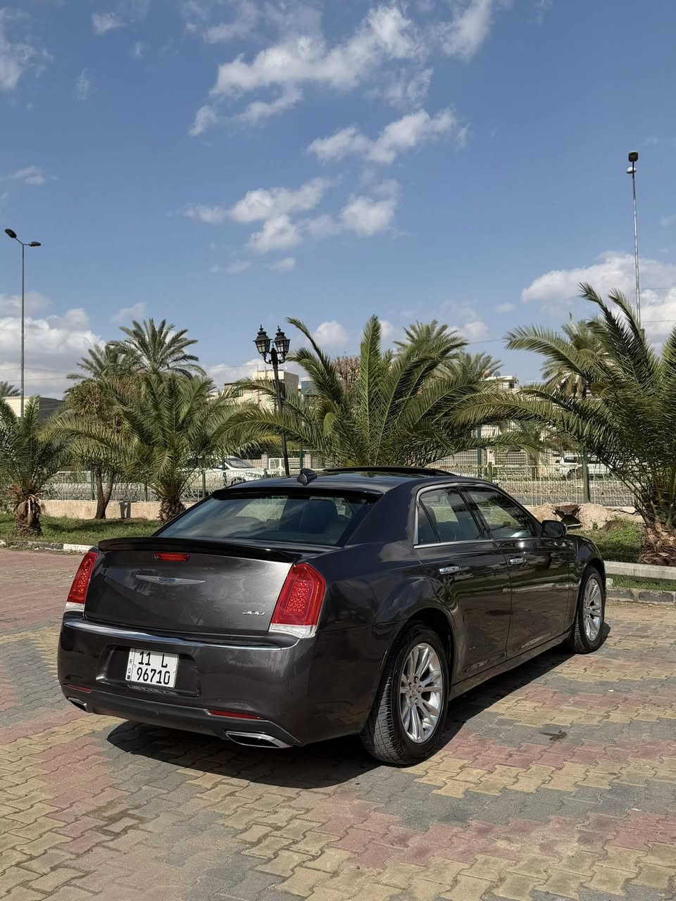 سلام عليكم
اوباما 2019
لمتدد فوول
بانوراما 
كشنات جلد 
كشنات تدفئه تبريد امامي خلفي 
كشن خزن 
ستيرن كهرباء
ماشية 80 الف 
شاشه كبيره 
كأمره خلفيه 
حساس خلفي 
حادث جاملغ خلفي وجاملغ امامي بدون دواخل بدون أيرباك ضرر كلش بسيط + بيها ربع البنيد هنا صار بي صبع شي قليل كلش 
سعر 220$ وبيها مجال بسيط 
عنواني بغداد كاظمية 
***********
