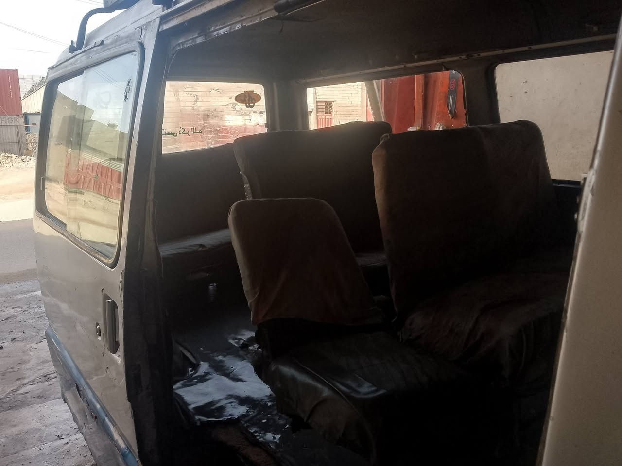 سلام عليكم 
كيا بستا 93بيع او مراوس رقم بغداد الماني سنويه ل٢٧ كير مكينه اكسن نضاف خير من الله 
مكان السياره كربلاء 
***********
