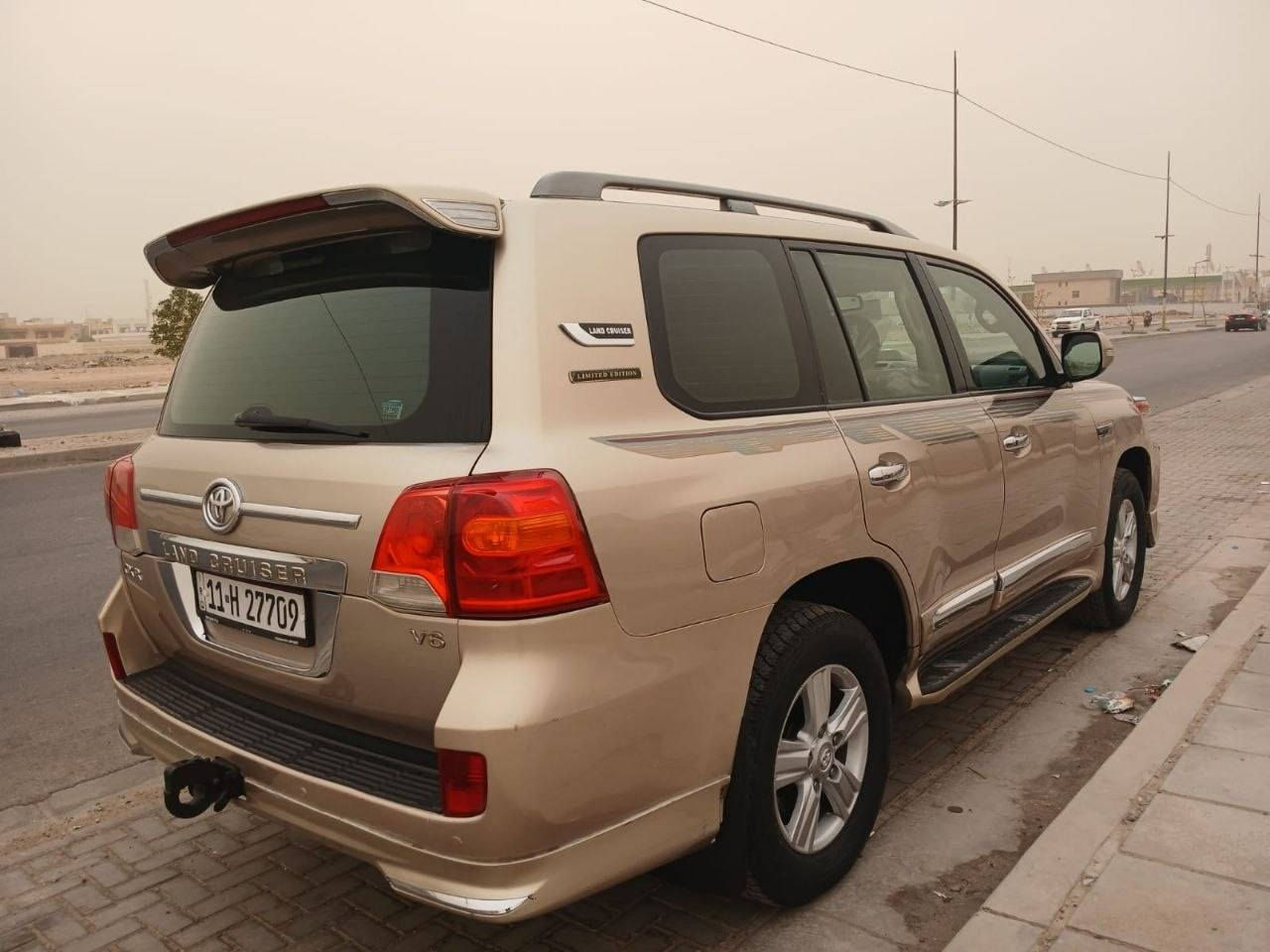 لانكروز 2009 محدثة ١٤ مكفولة وسونارها موجود فقط صبغ بنيد اثر جراد  مكانها نجف
***********
