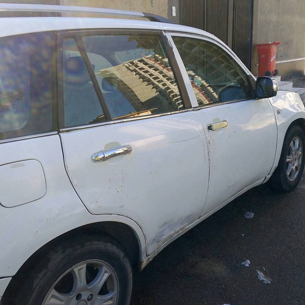 سلام عليكم سياره شيري تيكو 13
ضربتهة تكمه وقاعده مال دبل ومعمرات 
كشرهة تعبان محركهة مجفت استندر كيرهة خير من الله 
عوزهة ترتيبات عارضهة ب35 وبيهة مجال مكاني حي الجهاد بغداد 

