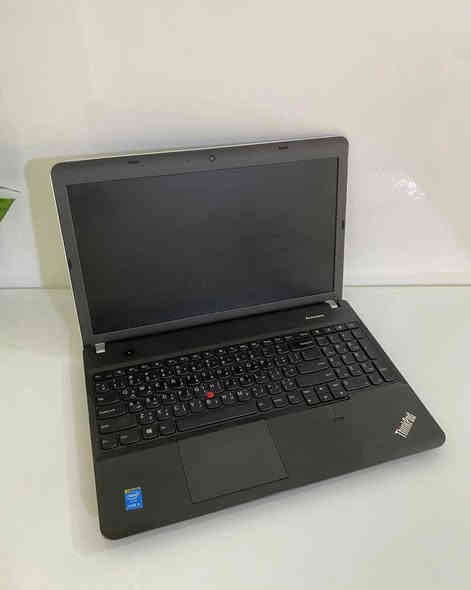 💻 لابتوب Lenovo ThinkPad E540

✨ المواصفات:

المعالج: Intel Core i3 — الجيل الرابع (فئة M)

الرام: 8GB DDR3 (قابل للتطوير)

التخزين: 256GB SSD (قابل للتطوير)

كرت الشاشة: Intel مدمج – 4GB مشاركة

الشاشة: 15.6″ —

الكيبورد: عربي / إنجليزي (ليزري)

تحتوي على : منفذ قارئ أقراص DVD

🎯 يشغّل / يفيد في:
تصفح الانترنت، الأعمال المكتبية وملفات Office، الدراسة، مشاهدة الفيديو وتشغيل البرامج الخفيفة.

🎁 الهدايا والملحقات:
• حقيبة لابتوب 🎒
• شاحن أصلي 🔌
• ماوس 🖱️
• ماوس باد 🧩
• تغليف احترافي (بابلز + كرتون للحماية التامة) 📦

🛡️ الضمان والخدمات:
• فحص عند الاستلام مع المندوب ✅
• ضمان 7 أيام بعد الاستلام ✅
• تنصيب ويندوز حسب الطلب + جميع البرامج الأساسية + Office مثبتة 💽
• نفحص ونرتّب الجهاز قبل الإرسال

💰 السعر: 165,000 دينار عراقي لكل قطعة

📦 الكمية المتوفرة: 3 قطع

🚚 التوصيل متوفر إلى جميع محافظات العراق

📱 للطلب / استفسار (واتساب متوفر):
*********** – ***********
