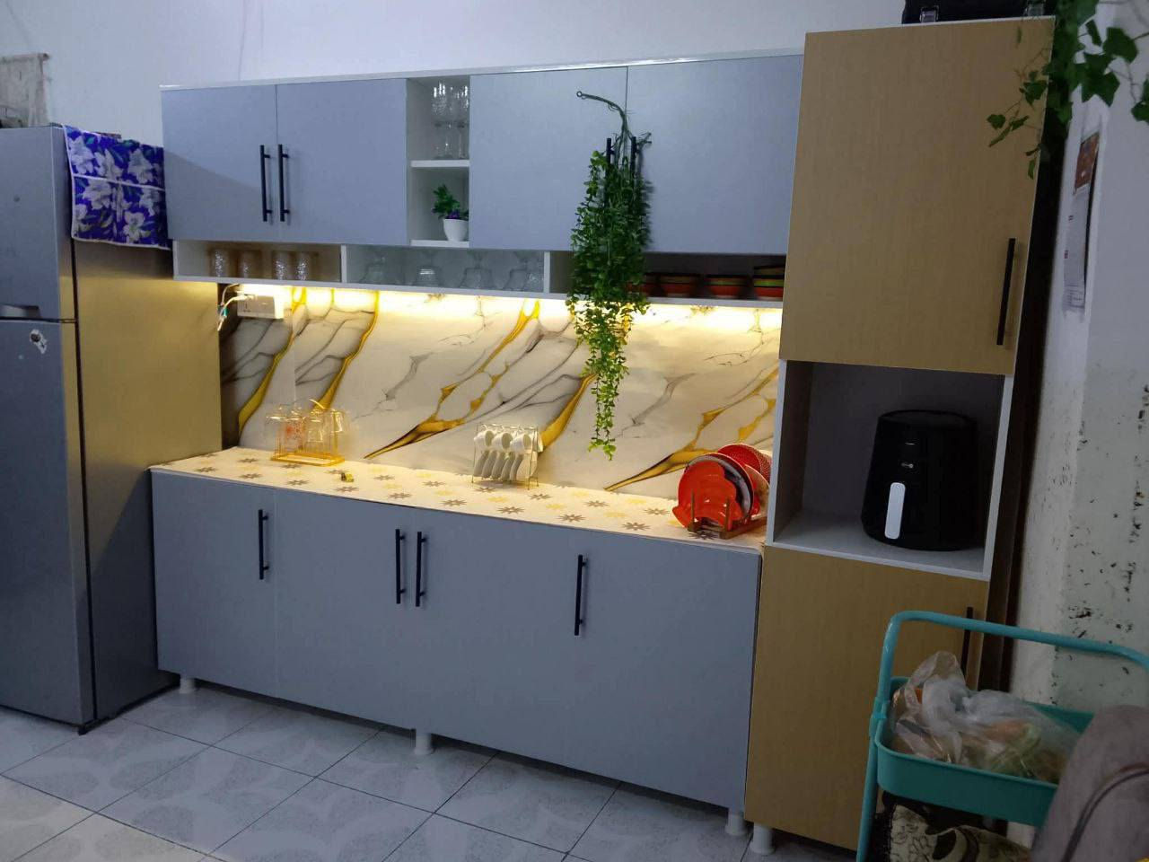 لم تكن سهله ✨ لاكني لا إليق إلا للقمة ✨
مترين ارضي وملحق والسنك متر و20 مرمر 

السعر 275
 

✨✨✨✨✨✨✨✨✨
 

ملاحضات اضافيه ✨✨

اذا سنك يردون متر ونص بدل المتر و٢٠ نضيف عالسعر   25✨
✨✨✨✨✨✨✨✨✨✨✨

اضافه الملحق ويه الكاونتر  ✨✨

🍂اذا الزبون يريد ملحق اضافي  نضيف 55 على السعر مال كاونتر الاصلي 
🍂اذا ملحق متر و٢٠ بسعر نضيف 65 الف 
🍂واذا متر ونص بسعر نضيف  75
🍂واذا مترين ملحق نضيف 90 الف
✨✨✨✨✨✨✨✨✨✨✨
اذا راد الزبون مجر واحد  نضيف 10
اذا راد الزبون ٣ مجرات نضيف 30
اذا راد فاترينا قياسها٦٠ نضيف 85 عالسعر

الرزق والعافية للجميع يارب
 
اي لون يريده الزبون متوفر


**إذا كنت صاحب هذا الإعلان وتريد حذفه لأي سبب، رجاءا أرسل رسالة إلى الدعم الفني**