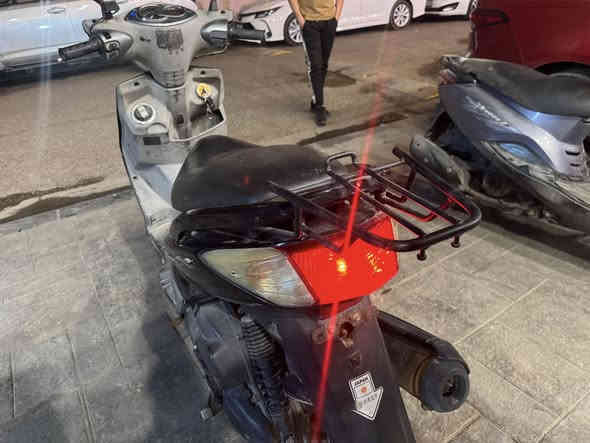 سكنس فحل ١٤٠ .. دراجة نظيفة وبحالة جيدة .. كما موضحة في الصور .. محرك نظيف ونشط جدًا .. الدراجة مداريها دهن ممتاز وبانزين مُحسن ..زوج تايرات جديدة قبل كم يوم مبدلهن .. مزودة بمنظومة هيتر .. مواصفات السكنس معروفة .. دراجة حلوة واعتمادية وممتعوبة وبالعافية على الي ياخذها ..
سعرها 750 الف ..

مكاني بغداد حي العدل

للتواصل ***********
متوفر واتساب او هاتف
