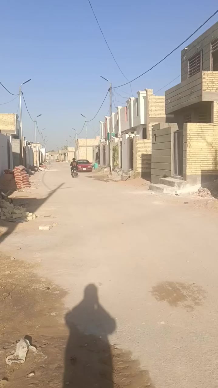 عندي بيت طابو زراعي حي ميسان شارع الزوار شارع اناره بي ٨٠ مترمربع بيت كامل كاع مال سكله رعد ٣٥ مليون  رقم موبايل ***********
