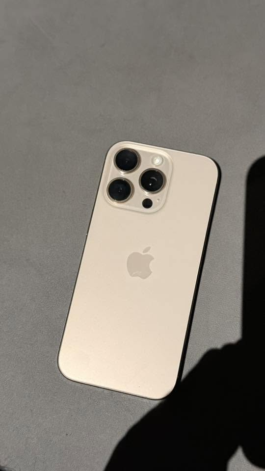 16 pro 
256GB
91%🔋
الجهاز نظيف 100‎%‎ الصاصي شخط مابيه 
بيه فقط هاي النقاط بلشاشه وطلعت بسبب الشحن يعني مو ضربه 
مليون قفل مكاني حله مركز 
*********** واتساب
