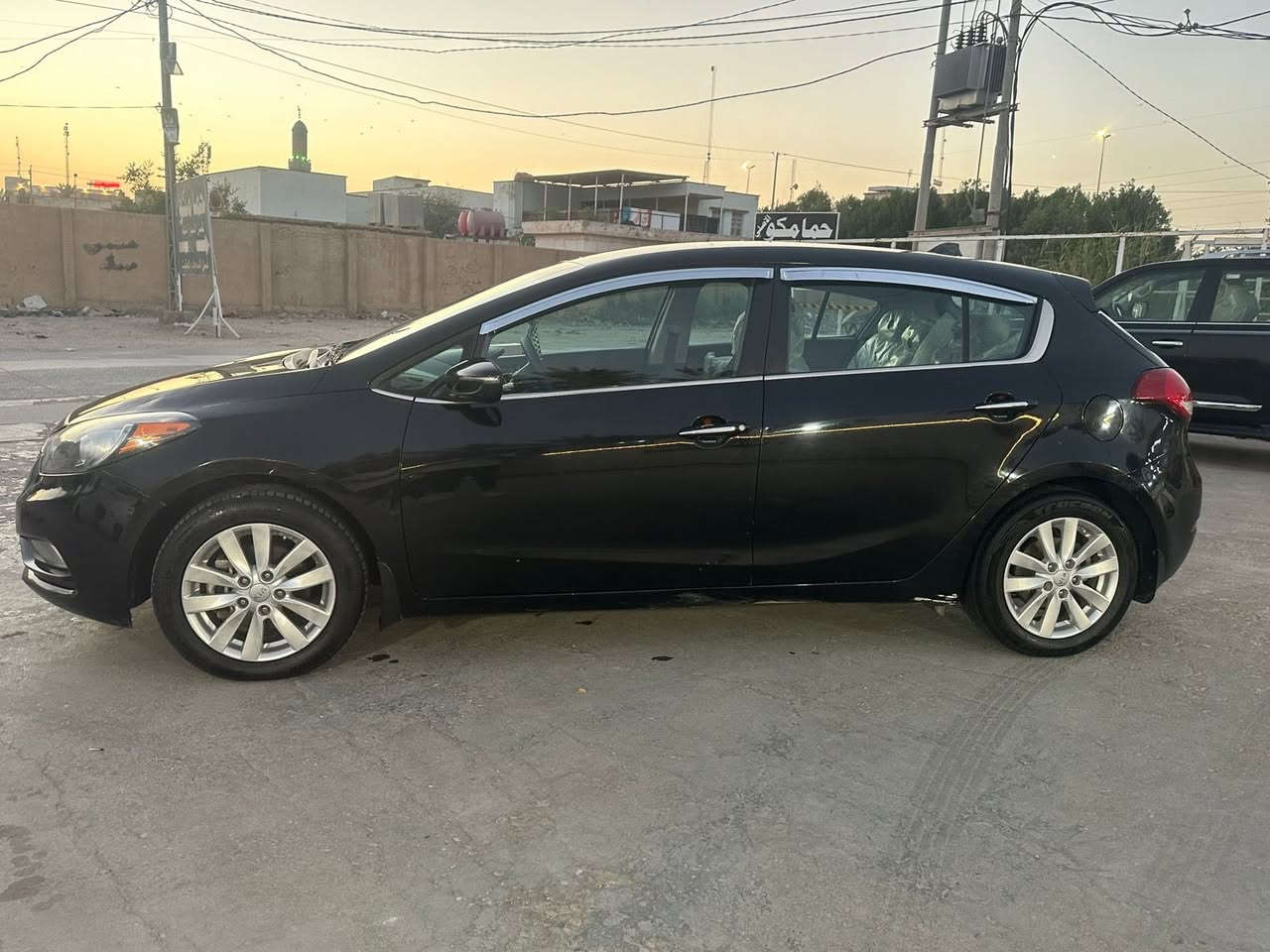 سلام عليكم 
كيا فورتي هاش باك وارد امريكي مكفوله كفالة عامة  من الصبغ والتبديل والحادث والايرباك فقط بارد ربع الجاملغ الامامي موديل 2015 ماشيه 108 وقابل للزيادة  مواصفات مري شفط لد امامي شاشه كامره فول تحكم   العنوان بغداد
محرك 2000 Gdi 
***********
