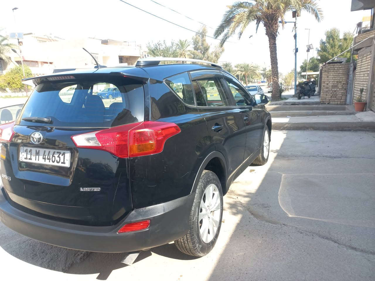 السلام عليكم للبيع مستعجل تم تنزيل السعر ١٢٥٠٠$  راف فور  فول مواصفات  موديل  2014 صور الحادث بالمنشور والسونار  السيارة مابيه اي نقص ٣قطع صبغ  مكان السيارة بغداد  تحويل ثاني يوم السيارة بأسمي رقم بغداد 
للتواصل ***********
