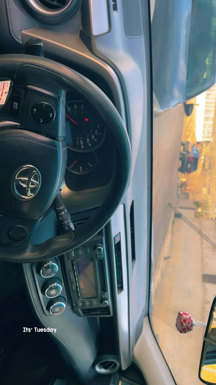 للبيع و مراوس تويوتا رافور أمريكي دبل اكسن رقم دهوك صبغ ثلاث قطعه ونص و 850 الف غرامات عليها
ت/***********
