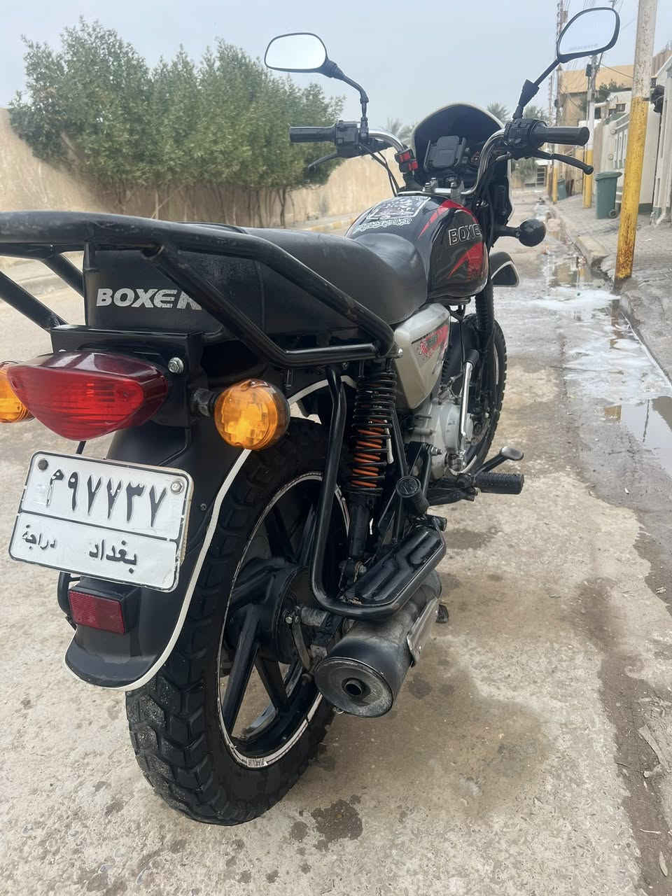 سلام عليكم بوكسر موديل 2023 للبيع مرقمه ودراجه شوفت عينك نضيفه بمعنه الكلمه تجي واشوفه دهن كله لكمولي السعر 2250 مليونين و 250 وبيه مجال حك الجيه المكان بغداد المحموديه 
***********
***********
***********9
