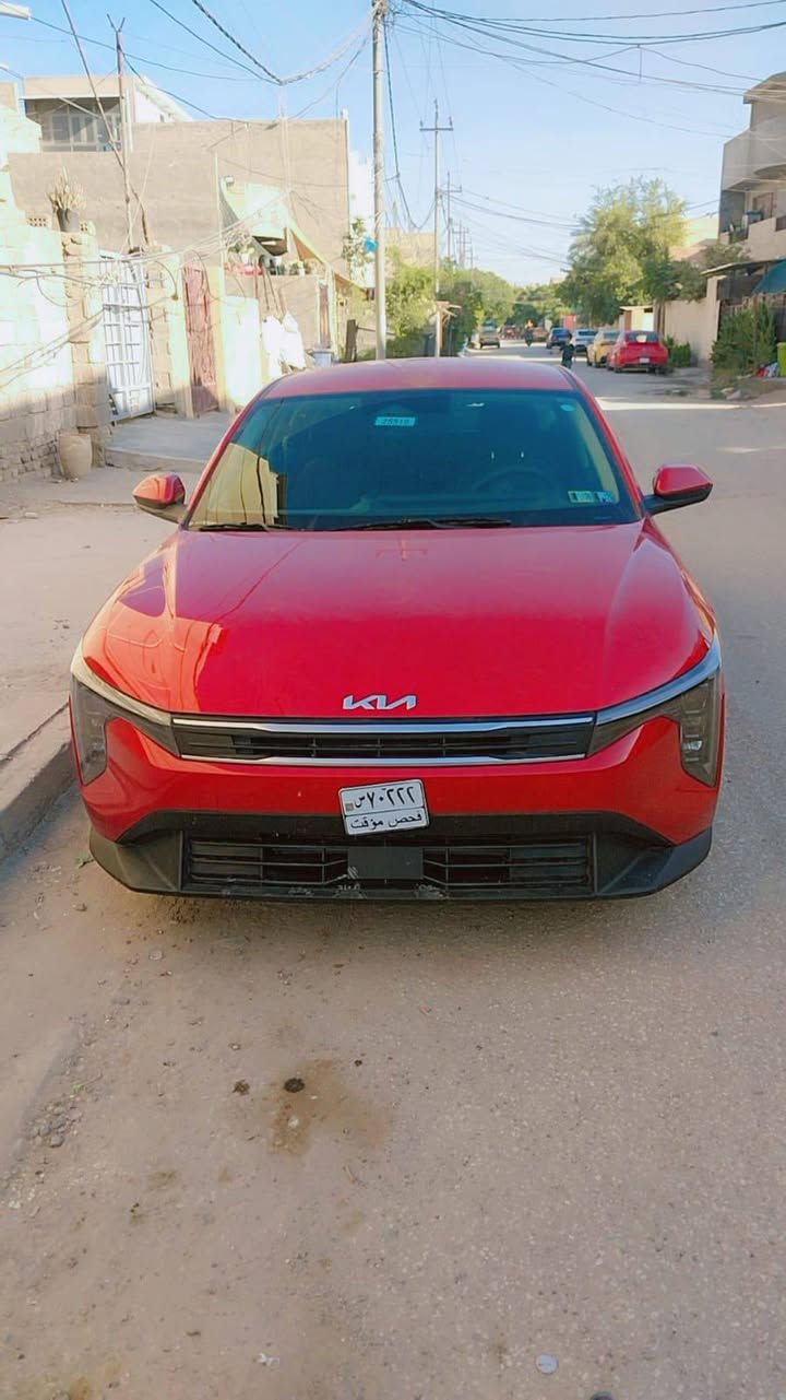 ## 🚘 *** 🚘
### **ـ🔥ـ عــــرض مــمــيــز وجـــديـــد لِـلْـبَـيْـعِ ـ🔥ـ**
✨ **كيا كي فور (Kia K4) موديل 2025** ✨
السيارة بحالة الزيرو ونظافة تامة، وبسعر جداً جداً مناسب ومنافس! 💼👇
### 📊 **المواصفات الفنية والسيارة:**
 * ⚙️ **المحرك:** 2000 دوش (DOHC) 🚀
 * 🛣️ **المسافة المقطوعة:** 4,000 كم فقط (بحالة الزيرو) 💎
 * 🛠️ **درجة الفئة:** نص فول 👍
 * 📋 **الوضعية القانونية:** فحص مؤقت بغداد 📄 (التحويل ثاني يوم مباشرة 📝)
### 🔍 **حالة الضرر (الحادث):**
 * 📸 الحادث كما هو واضح في الصور المرفقة (ضرر في **قبق الجنطة** فقط) 🧰
 * 🛑 **ملاحظة:** السيارة سليمة تماماً ومن دون أي ضرر آخر عدا المذكور والموضح بالصور ⚡
### 📍 **موقع السيارة:**
 * 🗺️ **بغداد — الدورة** 🚗
### 💰 **السعر والتواصل:**
السعر مناسب جداً، وللإستفسار ومعرفة تفاصيل السعر نتشرف بكم عبر الواتساب فقط:
 * 📞 **رقم الهاتف (واتساب فقط):** *********** 💬
 * ⚠️ **ملاحظة:** الرجاء التواصل عبر الواتساب فقط، الرقم مخصص للرسائل 📲
✨ **أهلاً وسهلاً بالجميع، حياكم الله وبخدمتكم دائماً** ✨

