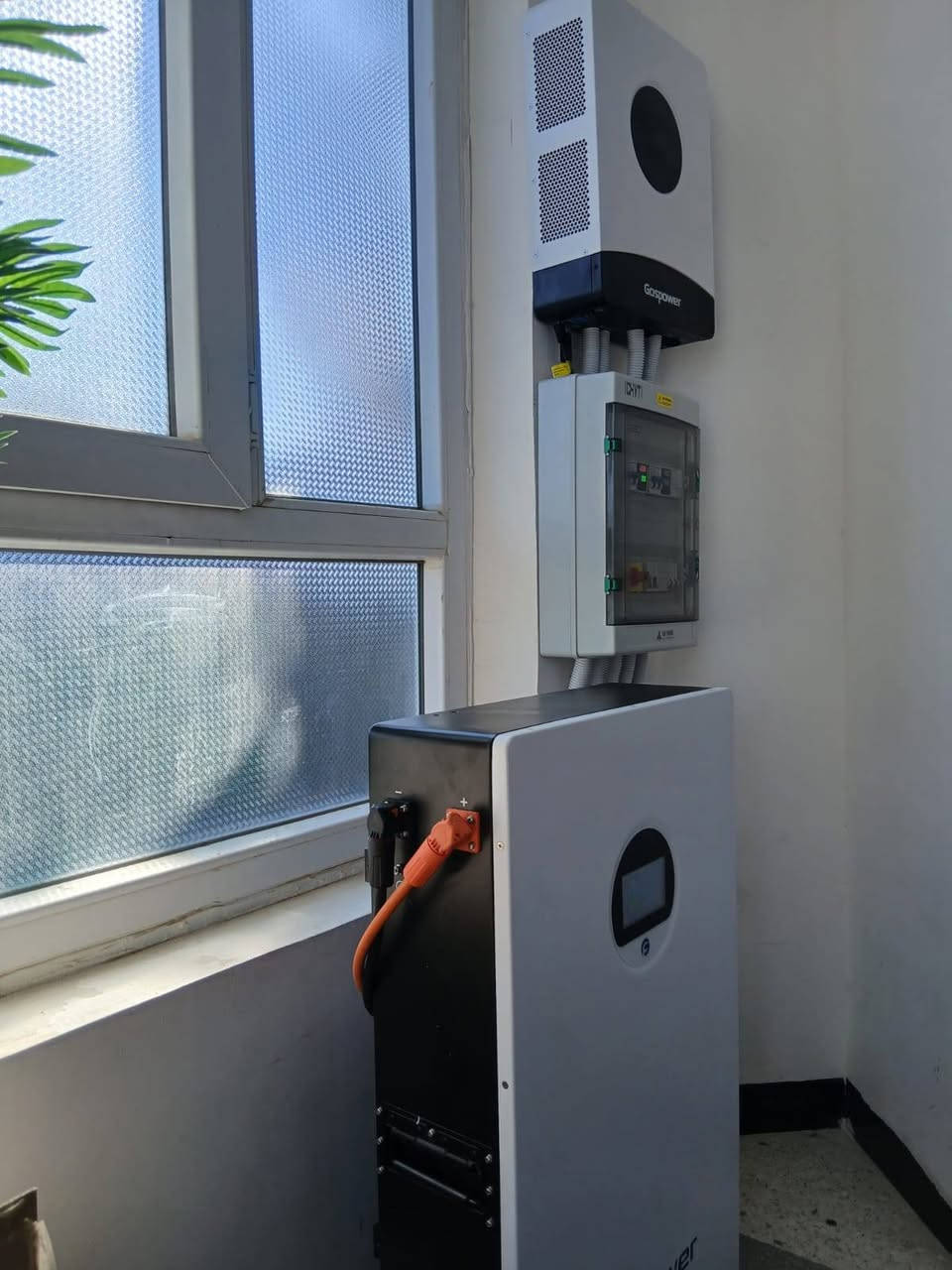 منظومة طاقة شمسية  اقتصادية 

انفيرتر Gospower 6kw 
بطارية Gospower 10kwh
الالواح عدد 5 , jinko solar 

تصميم المنظومة على اساس 7 امبير نهاري ، 5 امبير ليلي لمدة 6 ساعات.

المهندس للطاقة المتجددة
بابل / المسيب
هاتف ***********
#dyness
#داينس
#سوفار 
#ايتل
#Gospower
#سولس
