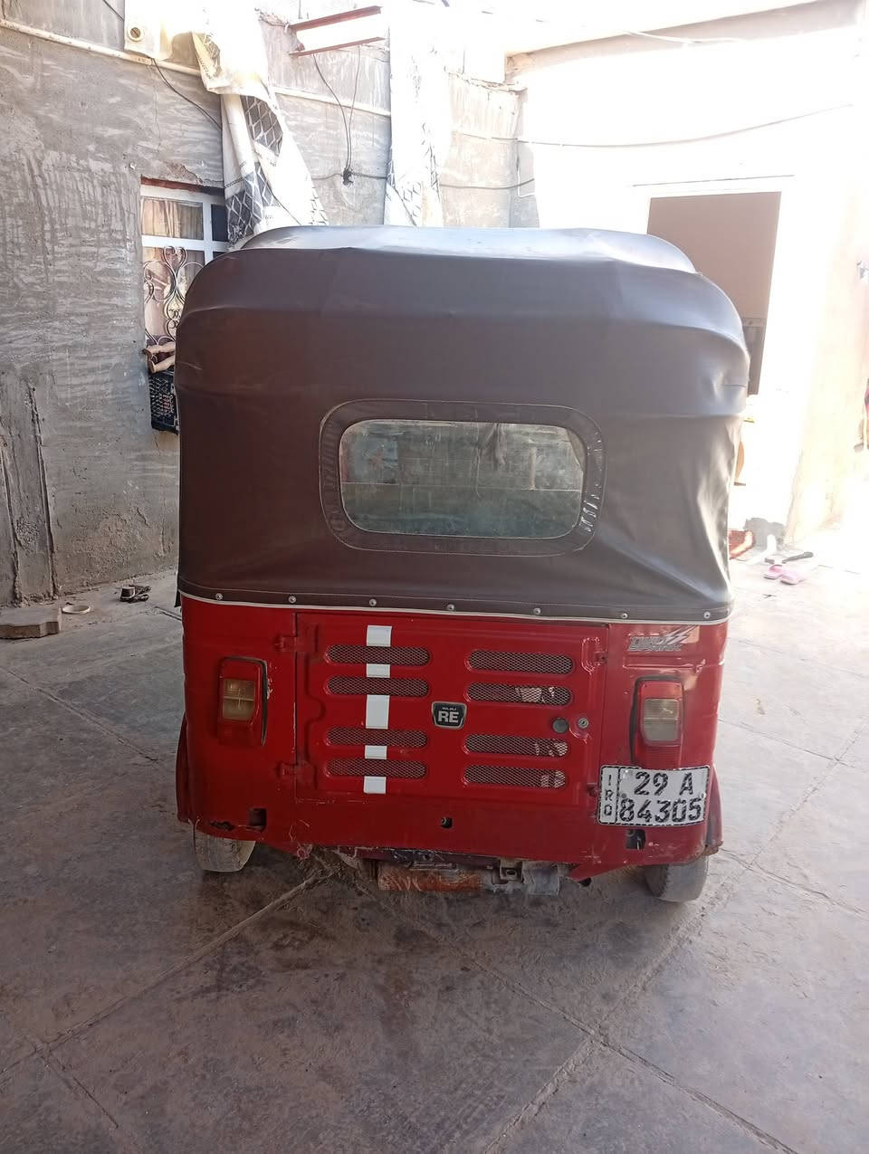 السلام عليكم
تكتك 18رقم و سنويه  واسط باسمي تكتك كامله  كبل للشارع بيها ضربه بسيطه بصفحه واضحه بصوره السعر 4وونص و بيها مجال للشراي العنوان الكوت الوافدين  للاستفسار الاتصال ***********
