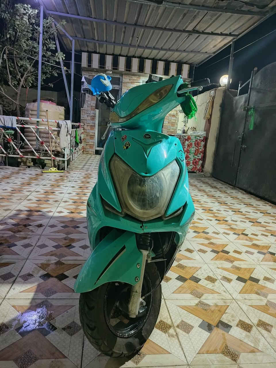 دراجه سكنس نثيه للبيع المكان القاسم منطقه الحولي دراجه مكفوله وحلوه لاتتات عالي ناصي أشاير دبل اشاره هورن كيجات مال  السرعه ول بانزين كله شغال تايرات جدد مكينه مفتوحه مره وحده شلعه ومعدل فول مكينه ياباني شغاله هندر وسلف شرط نكره للأستفسار ‏‪***********‬‏المكان بابل القاسم
