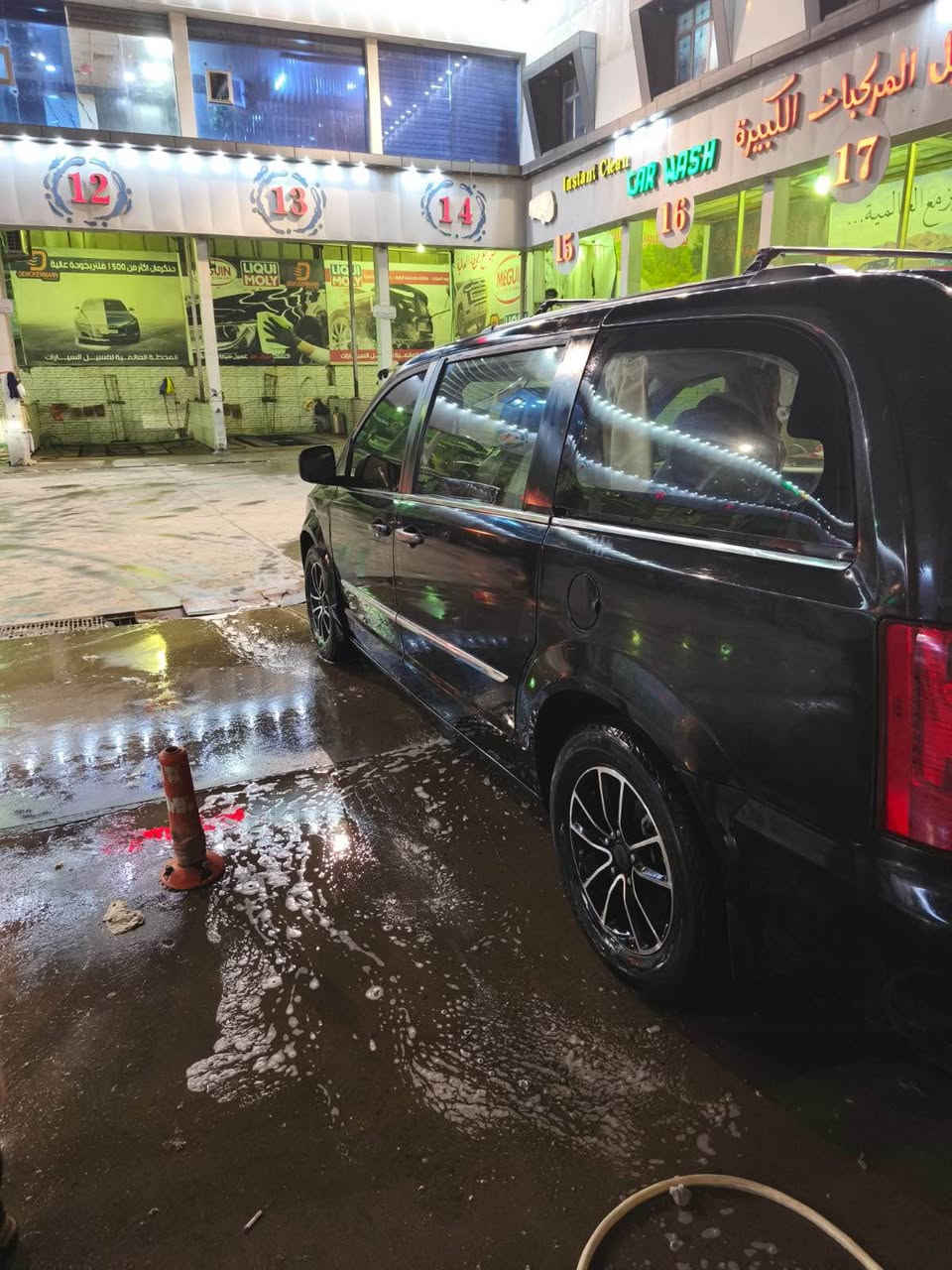 السلام عليكم ... 
كرايسلر كرفان تاون اند كانتري موديل 2013
تقرير غرق
رقم ذي قار بسمنه يعني تتحول باي محافظه مشروع وطني 
مواصفاته معروفه تجي فول 
بيبان كهرباء .. صندوق كهرباء جام كهرباء ويل كب جديد
السياره بيه ضربات بسيطه ما مصلحه شوف العين باب السائق مبدل 
مكينه مبدله بحاله جيده والكير مبدل 
السعر 123ورقه 

*********** البصرة, العراق
