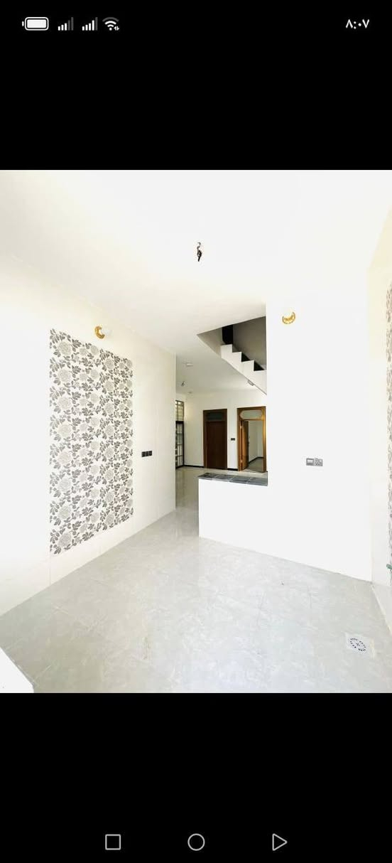 🏡✨ دار لقطة للبيع في النجف الأشرف ✨🏡
📍 الموقع: حي ميسان –
📐 المساحة: 116 متر 
🏗️ البناء: صب كونكريت (أساس + سقف)
🔹 تفاصيل الدار:
🛏️ غرفتين 
🛋️ صالة مرتبة
🍽️ مطبخ
🌤️ مكشوفة
🚿 حمامين
🚪 استقبال
✅ جاهزة للسكن فوراً
✅ منطقة هادئة وقريبة من الخدمات
✅ مناسبة للعائلة أو للاستثمار
✅ بناء مرتب ومريح
📄 السند: طابو زراعي (25)
📞 للاستفسار: ***********
🔥 لا تضيع الفرصة… دار بسعر مناسب وموقع ممتاز 🔥
#بيت_للبيع #دار_للبيع #النجف #النجف_الأشرف #حي_ميسان #عقار #استثمار #عروض_عقارية
