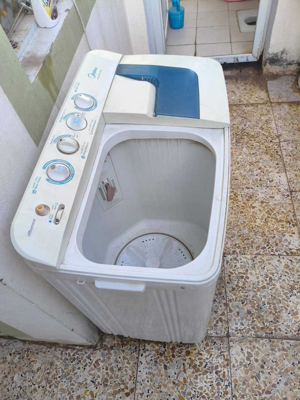 السلام عليكم غساله شغاله اي. عطل مابيه بسعر 60 الف للتواصل عل ***********
