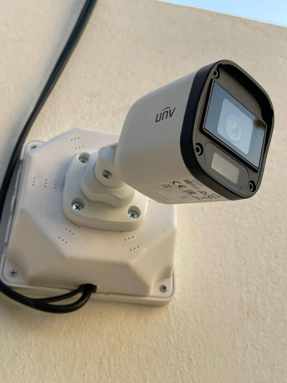 تم على بركه الله 
تم تجهيزوتنصيب كامرات مراقبه نوع2UNV ميكا تنصيب 4كامرات 
الموقع :مجمع الاميرات 
من ماركة UNV العالمية من تجميع أصلي 
تتضمن 
✅كاميرات 4 ماركة UNV العالمية
✅جهاز DVR
✅دبل افلاش ليزرية
✅كامرات فول كلر صوت 
✅اسلاك  امتار
✅ربط الكامرات بالموبايل 
✅شاشه فول HD
✅ضمان الكامرات 5سنوات
✅الكاميرات من ماركةUNV العالمية  اصلي 
✅ تم تجهيز وتنصيب من مركز الامان الموقع حي النداء بدايه شارع المجمعات 
ملاحظه:ضمان شركة5UNVسنوات 
للطلب او الاستفسار:
#واتساب: ***********/
            ***********
العنوان :النجف الاشرف شارع المجمعات مقابل سوق النجف للعقار

