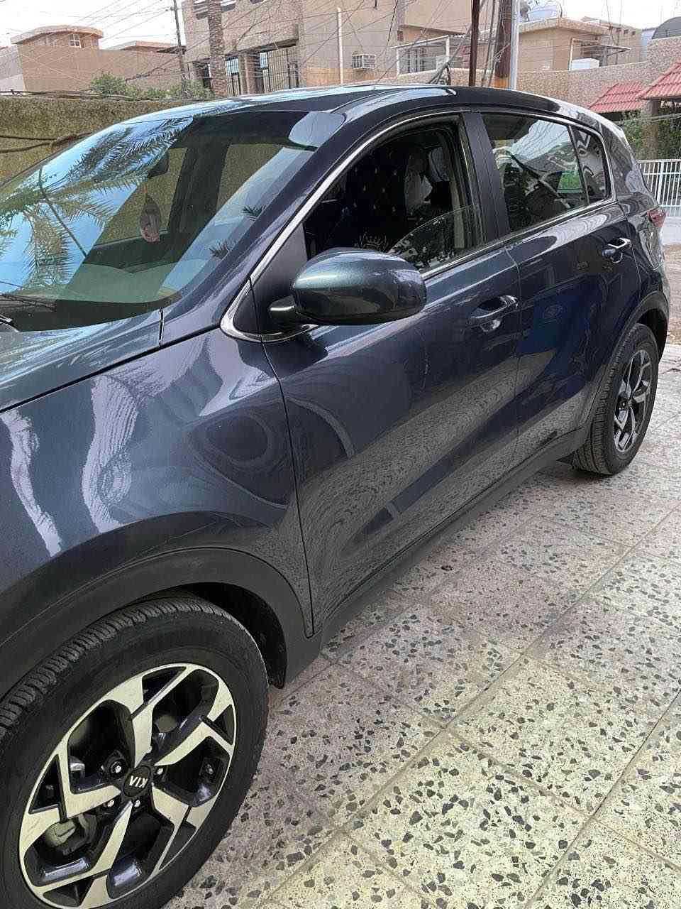 سلام عليكم 
فقط بيع بدون مراوس
سبورتج  2020 
فئة  lx
كامرة 
شاشة 
رادار
٣ وضعيات قيادة
نزول منحدرات
مكينة جي دي اي 2400. 4 سلندر 
ماشية 14 الف ميل 
رقم بغداد باسمي تحويل ثاني يوم حادثها موضح بلصور 
مكان السيارة بغداد حي الخضراء 
للاستفسار ***********
السعر 159 $ وبي مجال قليل بغداد, العراق
